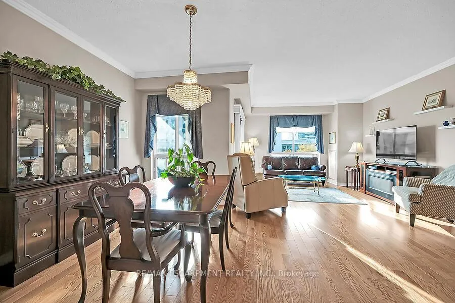 Photo 12 of Unit 601, 3000 Creekside Drive, Hamilton, Dundas — HOMEH