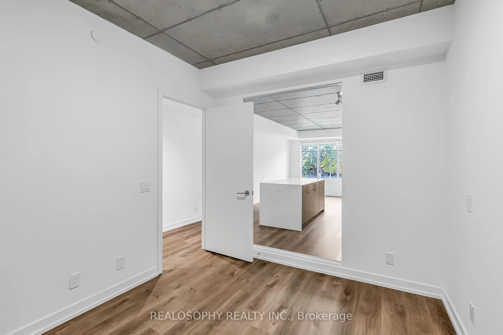 Photo 8 of Unit 405, 115 Larchmount Avenue, Toronto, South Riverdale — HOMEH