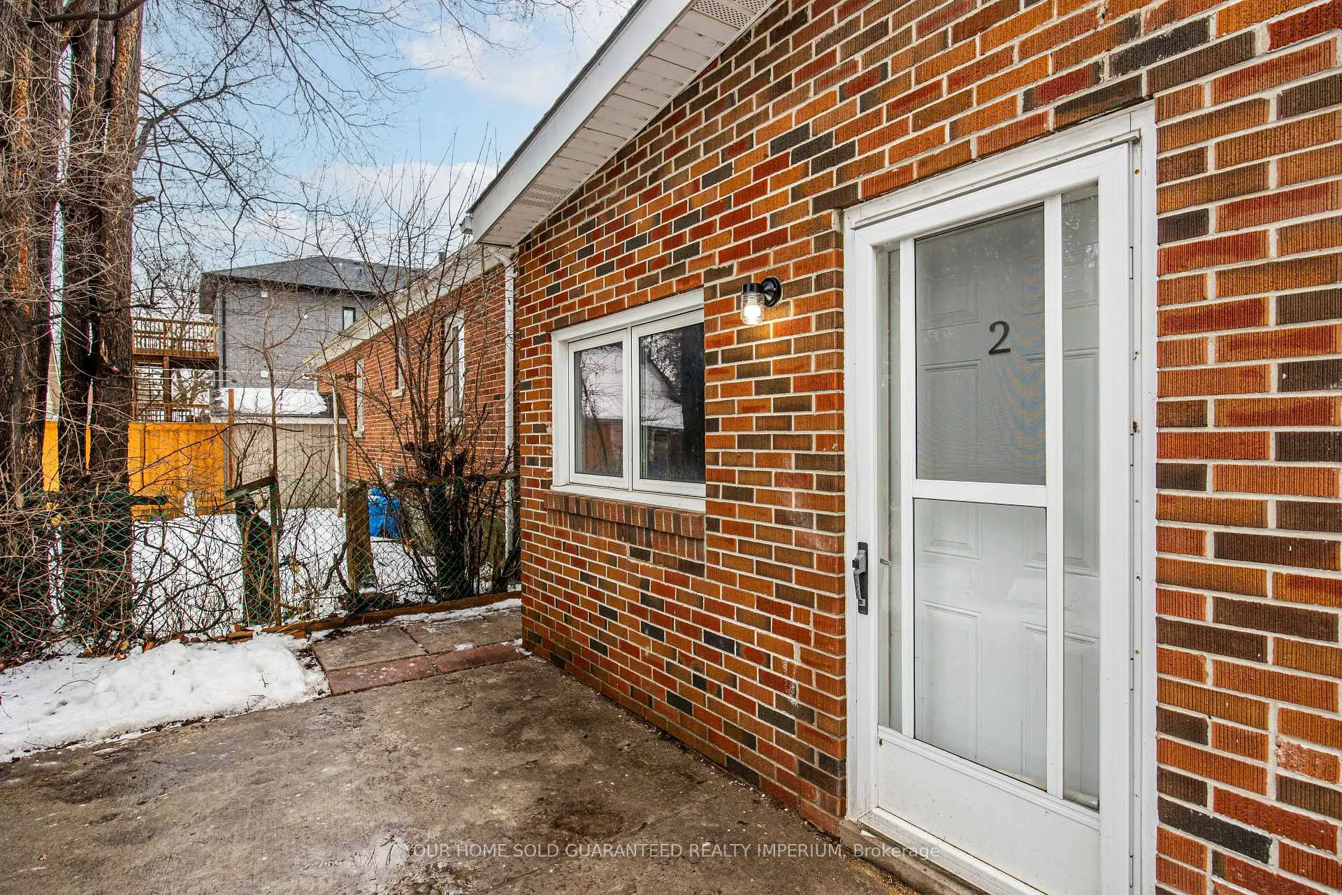 Photo 15 of 84 Taunton Road W, Oshawa, Samac — HOMEH