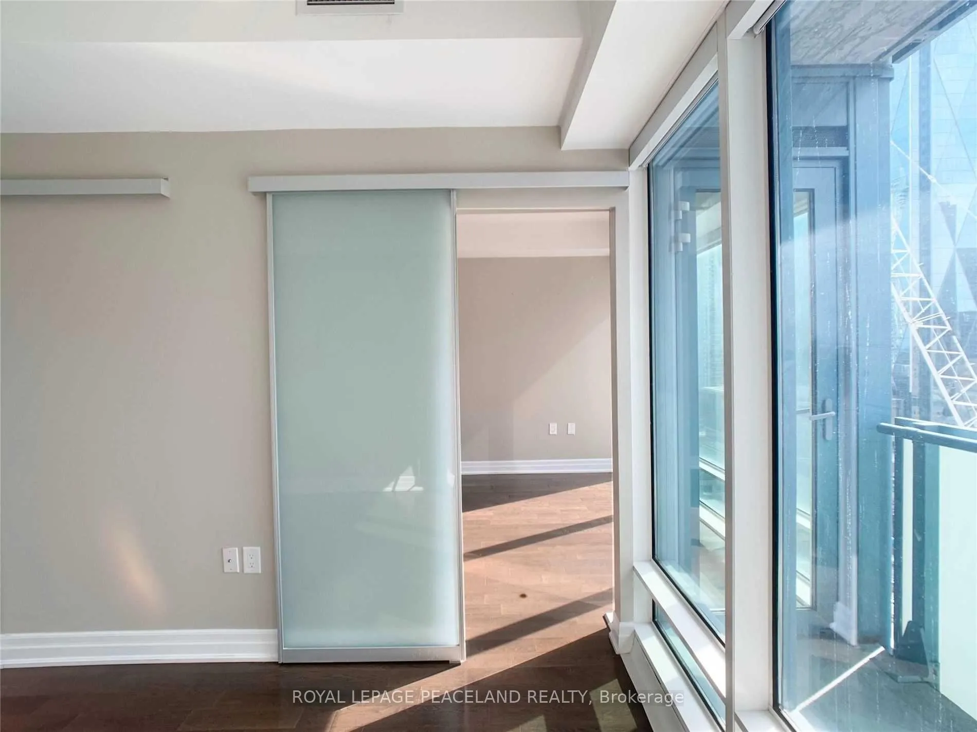 Photo 13 of Unit 1903, 8 The Esplanade Road, Toronto, Waterfront Communities — HOMEH