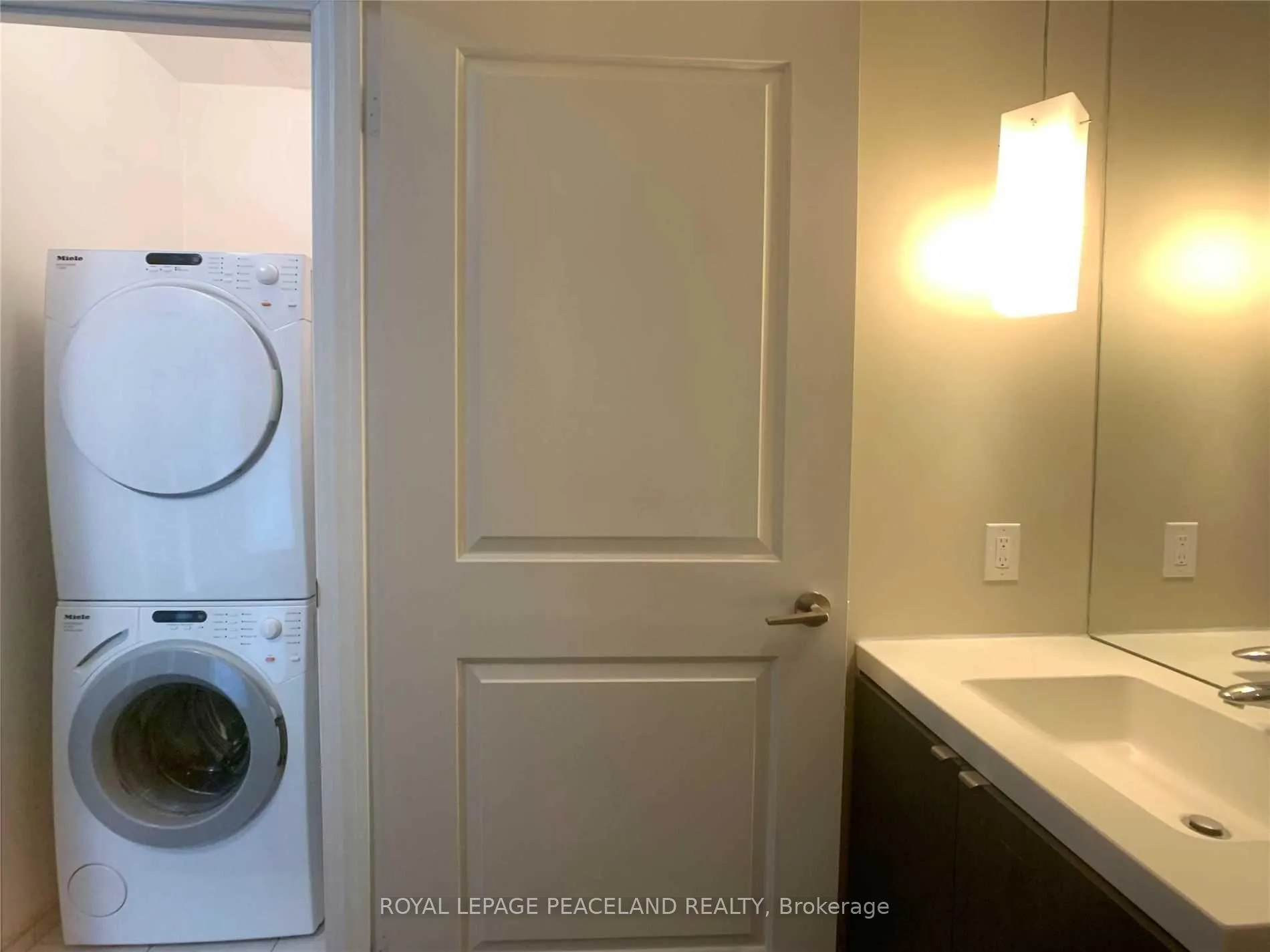Photo 17 of Unit 1903, 8 The Esplanade Road, Toronto, Waterfront Communities — HOMEH