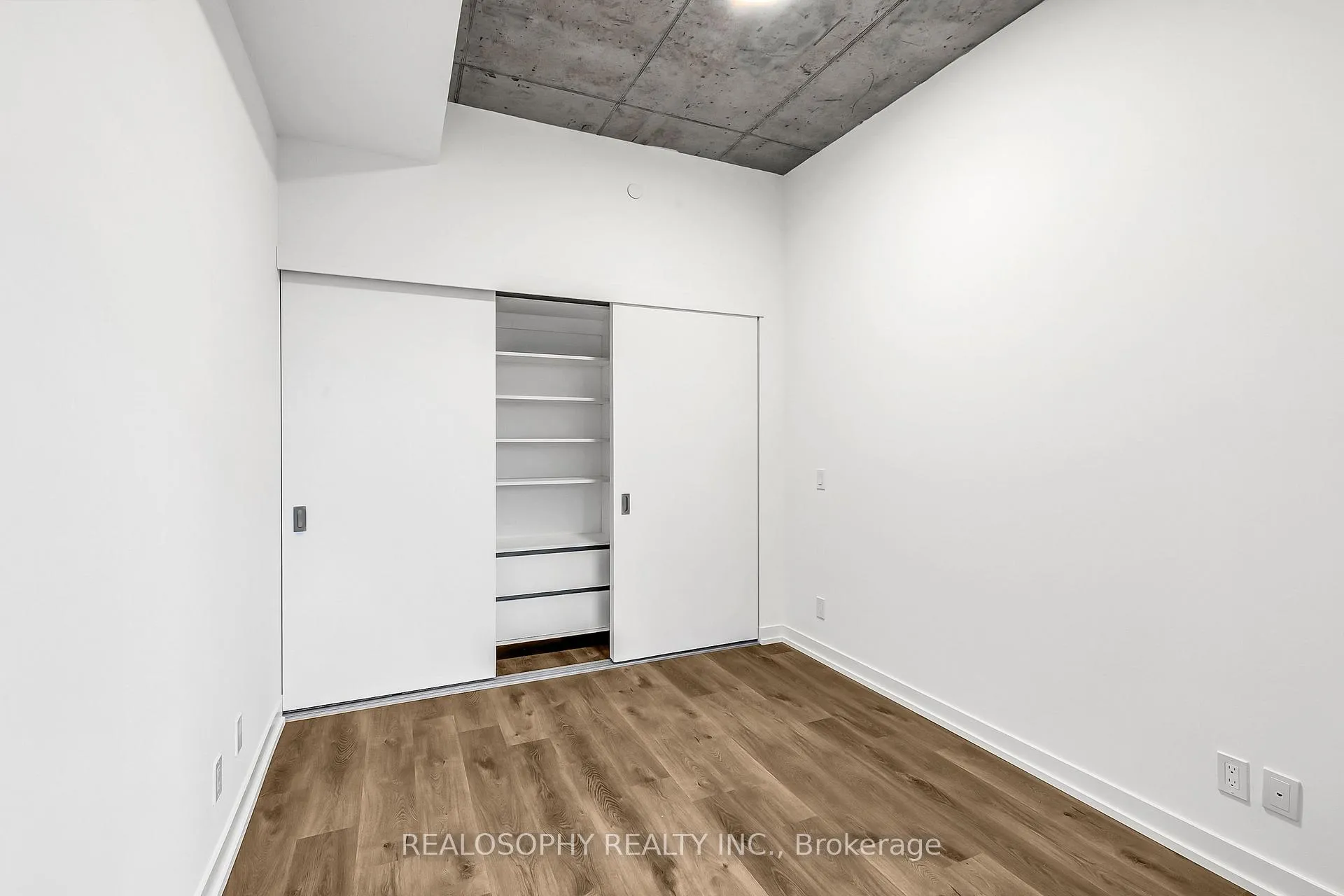Photo 6 of Unit 508, 115 Larchmount Avenue, Toronto, South Riverdale — HOMEH
