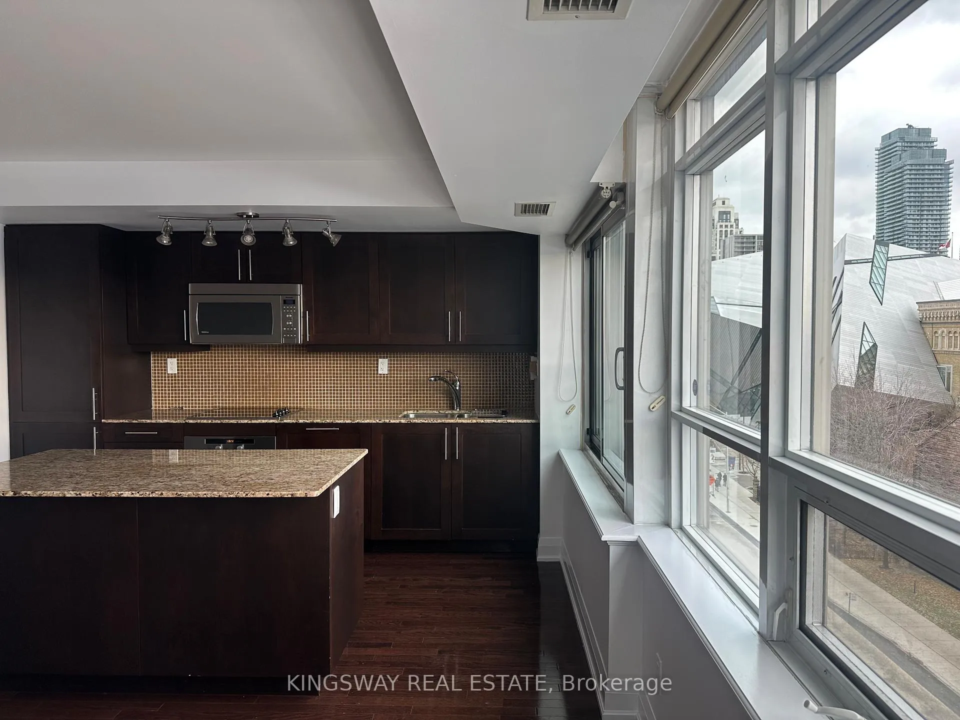 Photo 5 of Unit 504, 1 Bedford Road, Toronto, The Annex — HOMEH