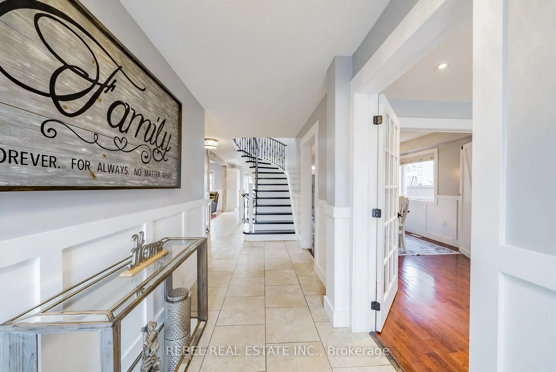 Photo 4 of 33 Farmstead Crescent, Barrie, Holly — HOMEH