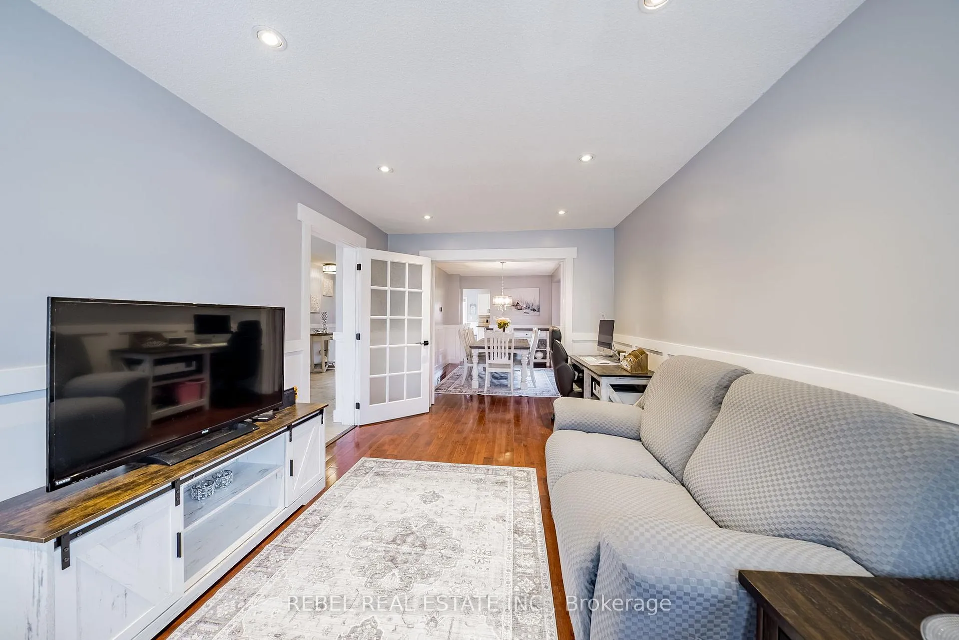 Photo 7 of 33 Farmstead Crescent, Barrie, Holly — HOMEH