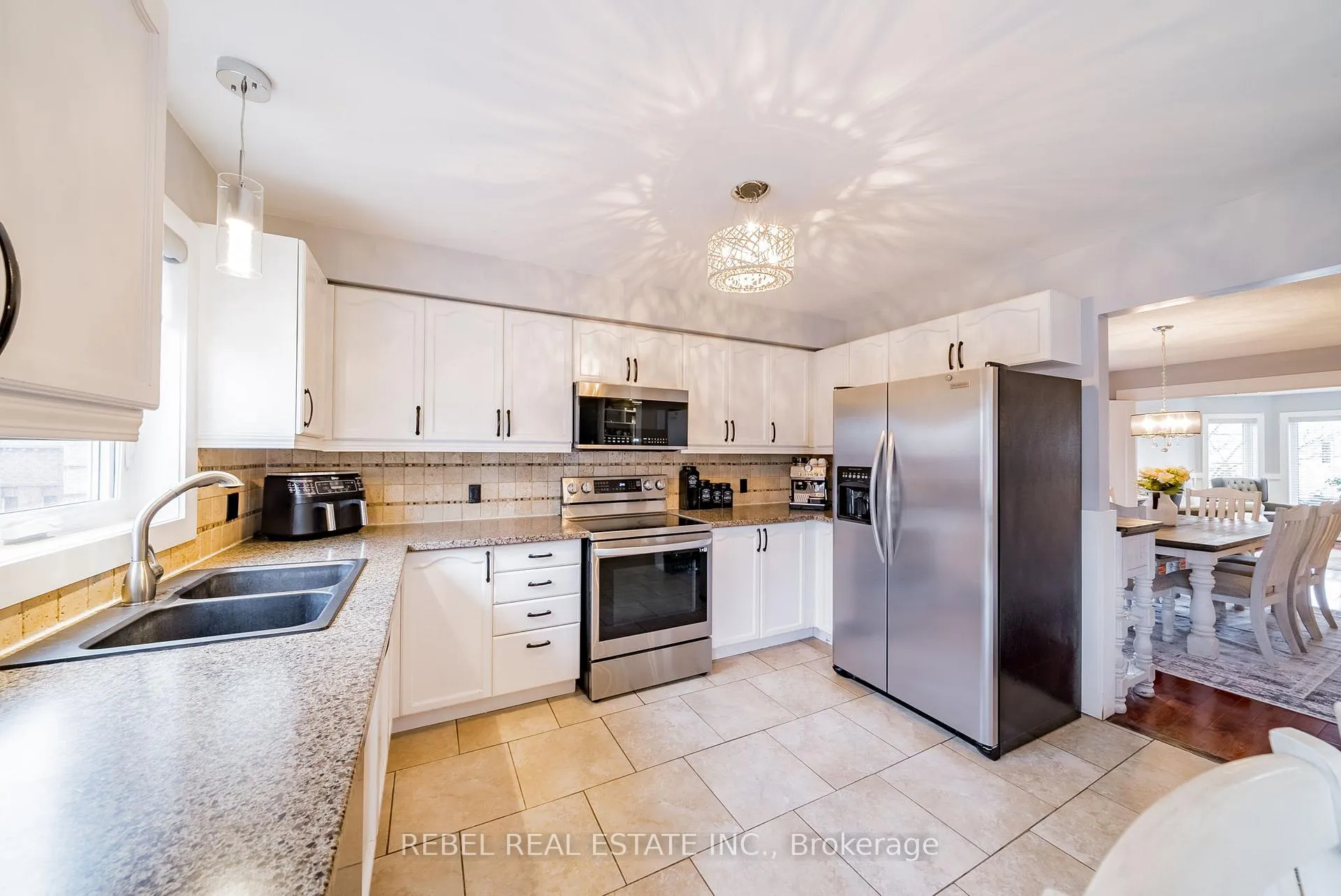 Photo 10 of 33 Farmstead Crescent, Barrie, Holly — HOMEH