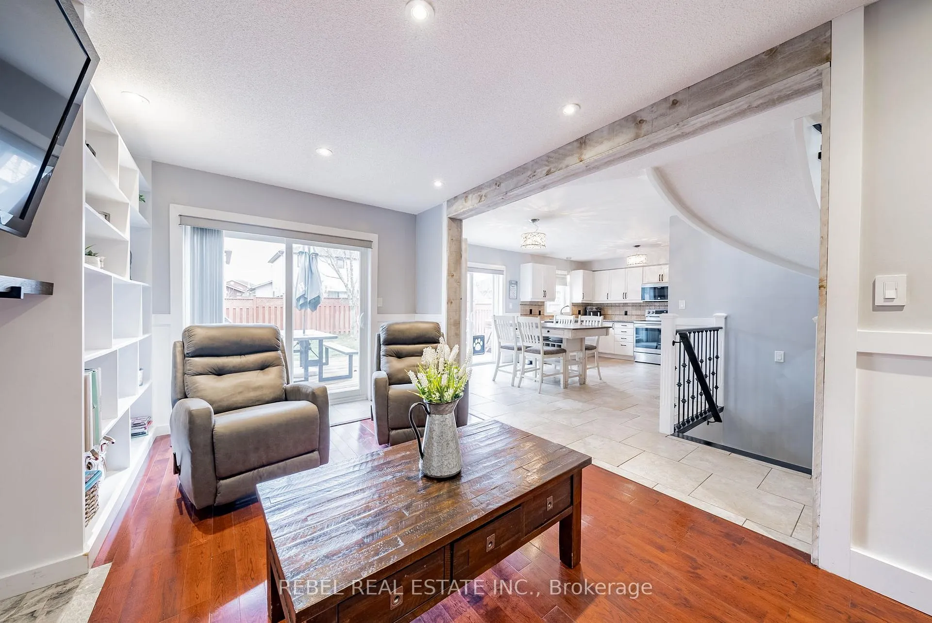 Photo 15 of 33 Farmstead Crescent, Barrie, Holly — HOMEH