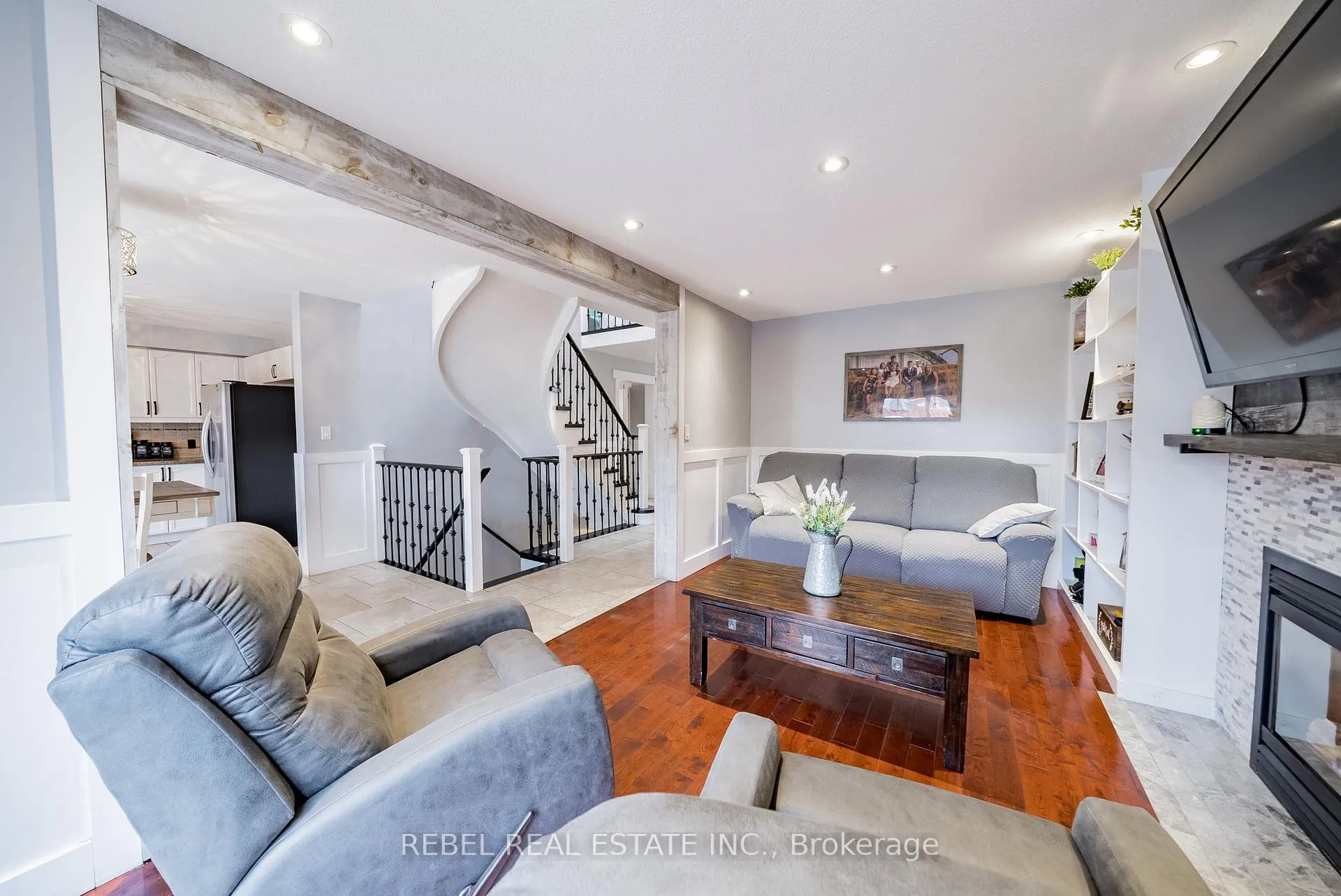 Photo 16 of 33 Farmstead Crescent, Barrie, Holly — HOMEH