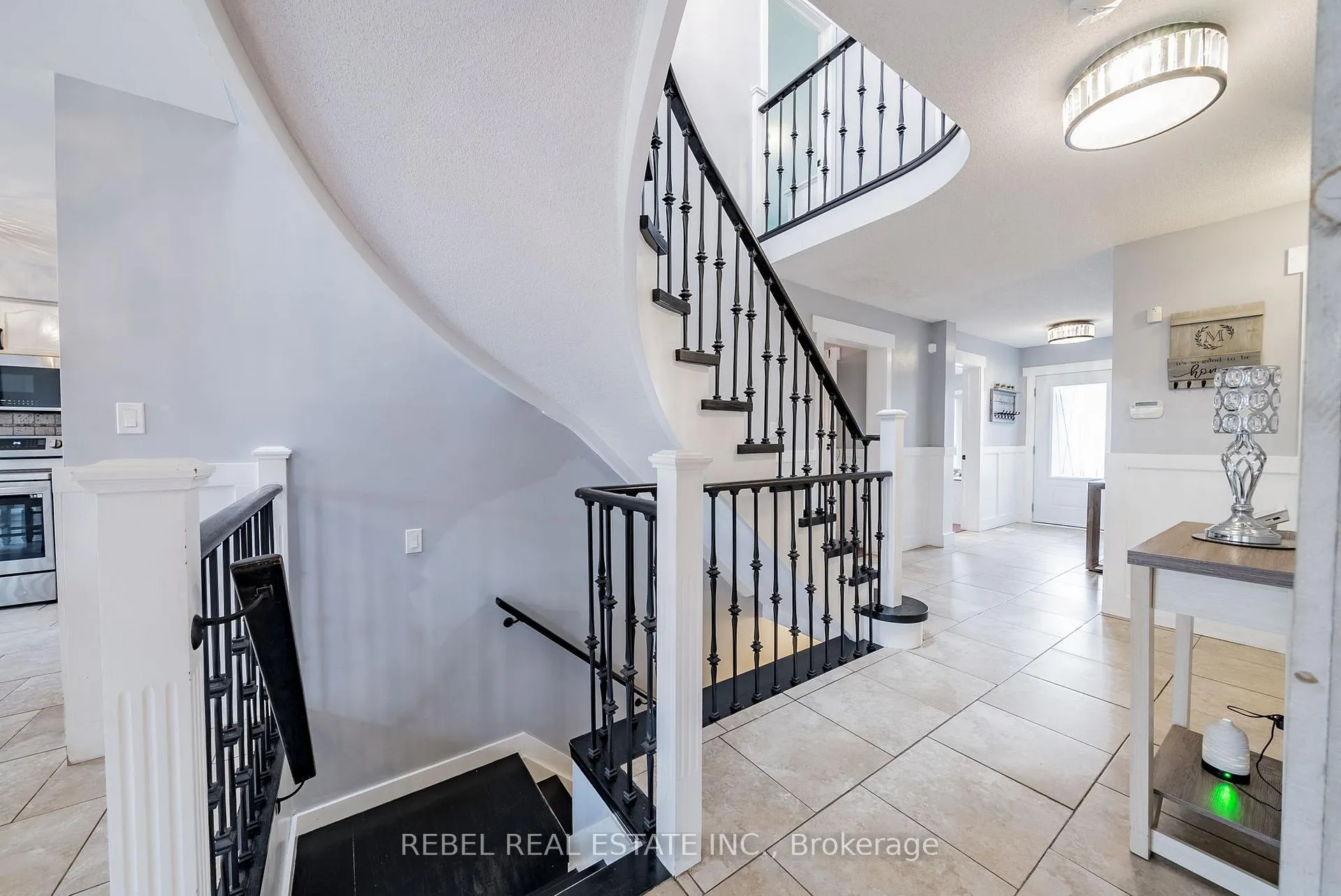 Photo 17 of 33 Farmstead Crescent, Barrie, Holly — HOMEH