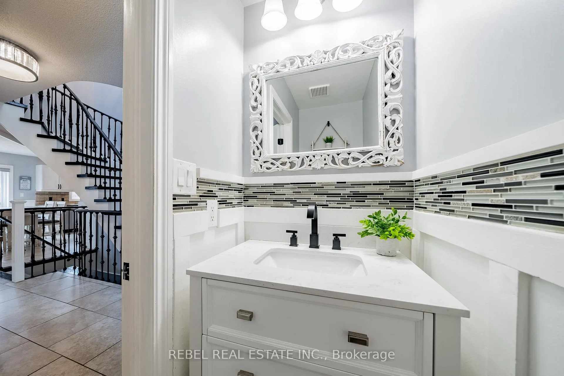 Photo 18 of 33 Farmstead Crescent, Barrie, Holly — HOMEH