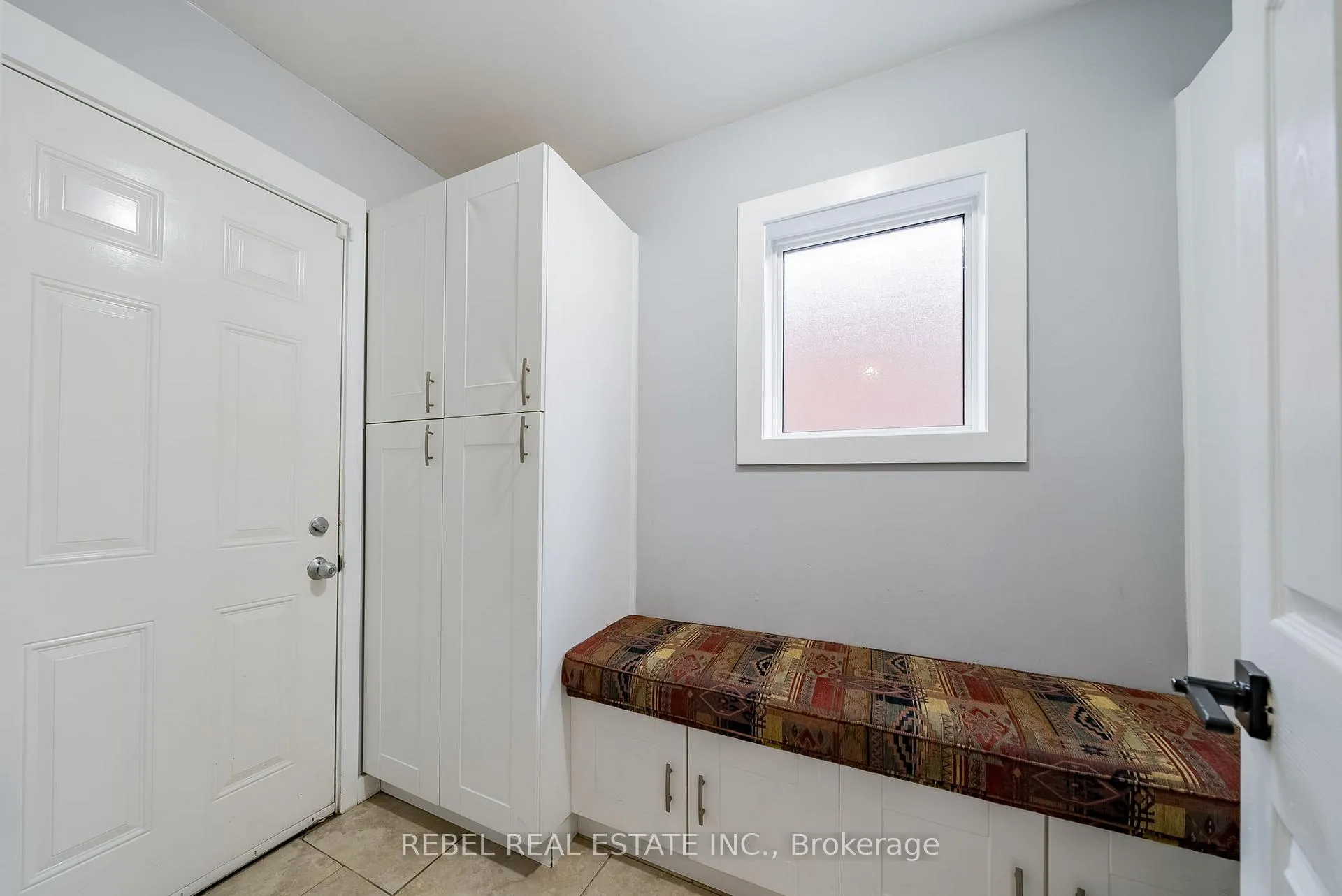 Photo 19 of 33 Farmstead Crescent, Barrie, Holly — HOMEH