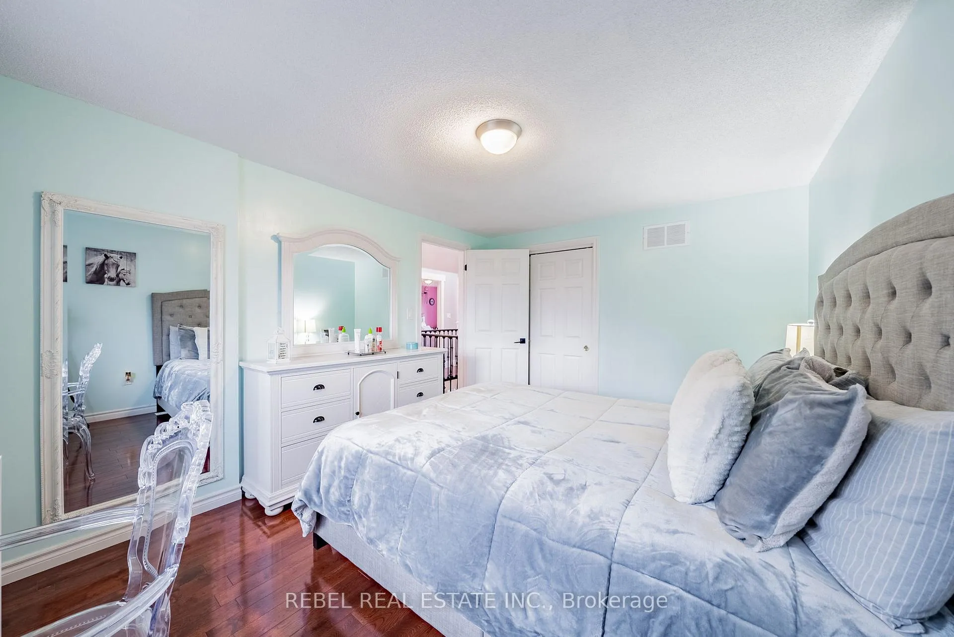 Photo 32 of 33 Farmstead Crescent, Barrie, Holly — HOMEH