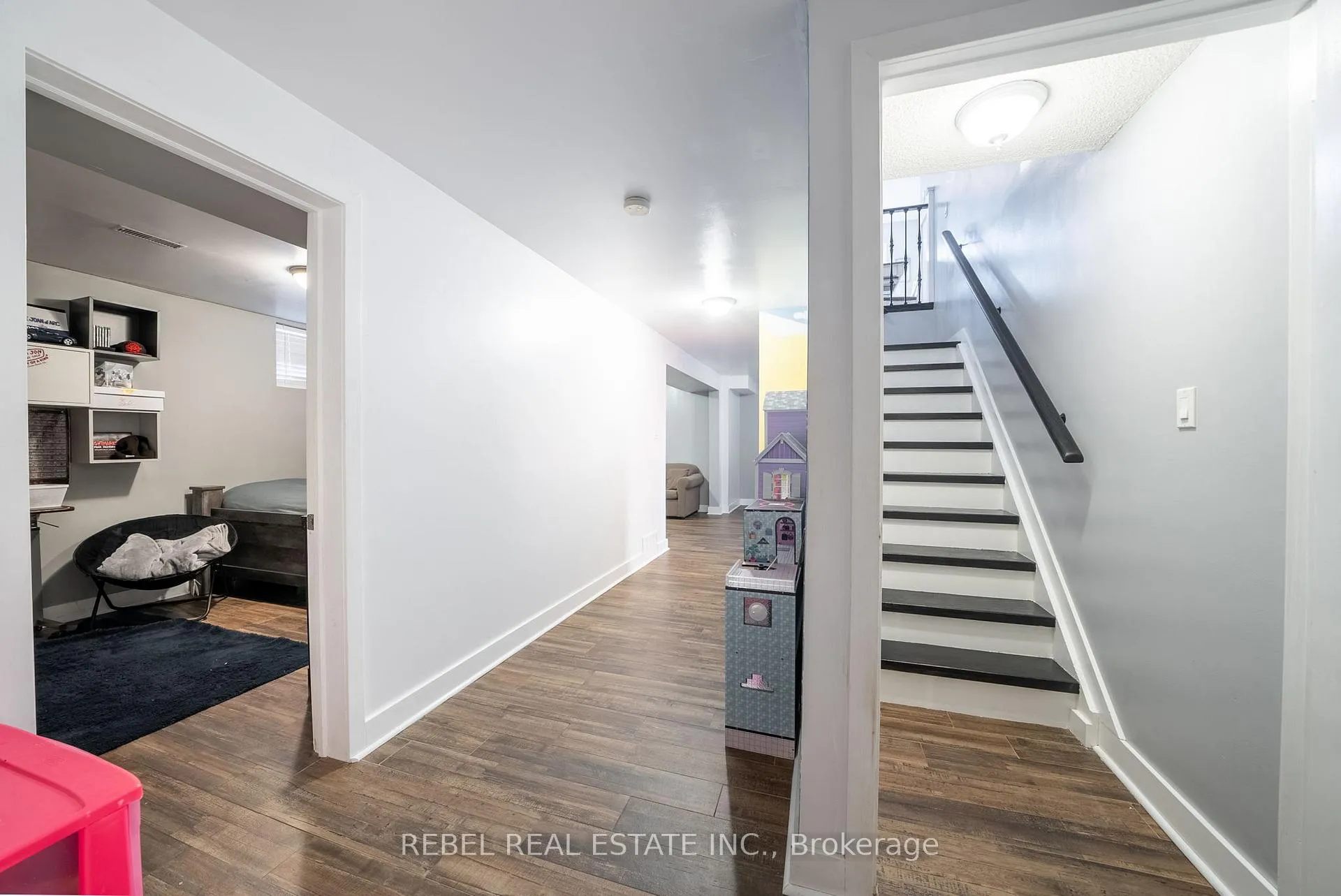 Photo 33 of 33 Farmstead Crescent, Barrie, Holly — HOMEH