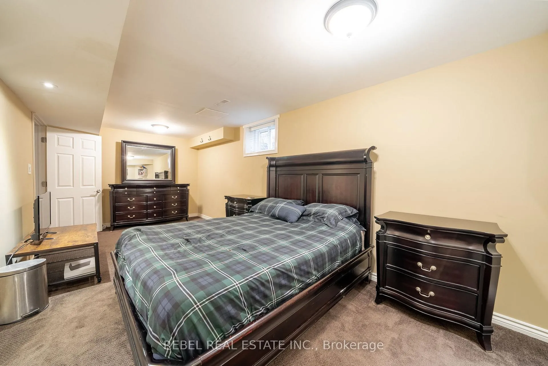 Photo 34 of 33 Farmstead Crescent, Barrie, Holly — HOMEH
