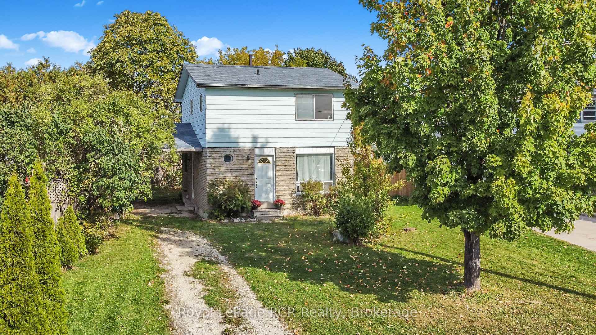 Front of 255 Valleyfield Crescent