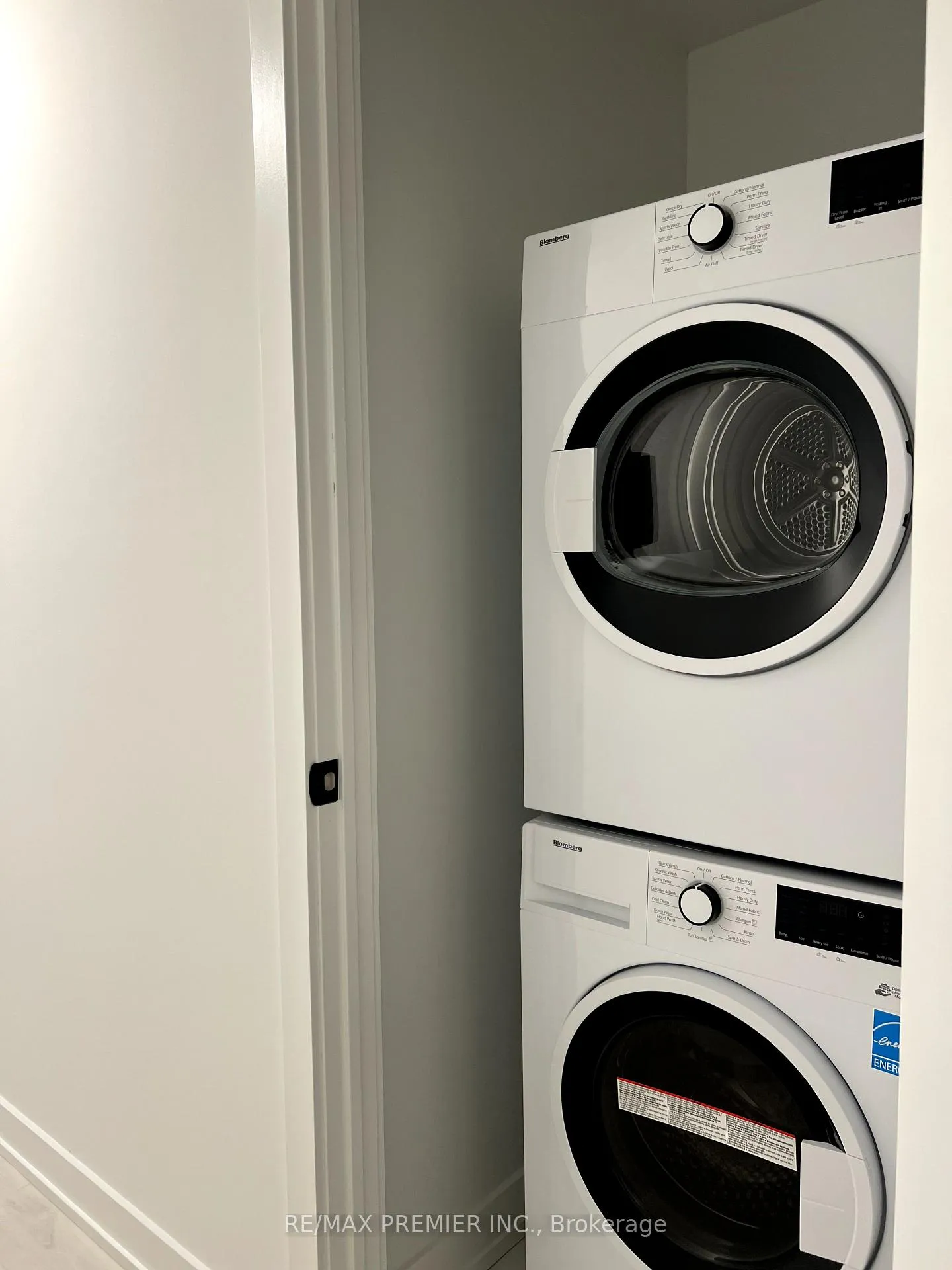 Photo 6 of Unit 314, 127 Broadway Avenue, Toronto, Mount Pleasant West — HOMEH