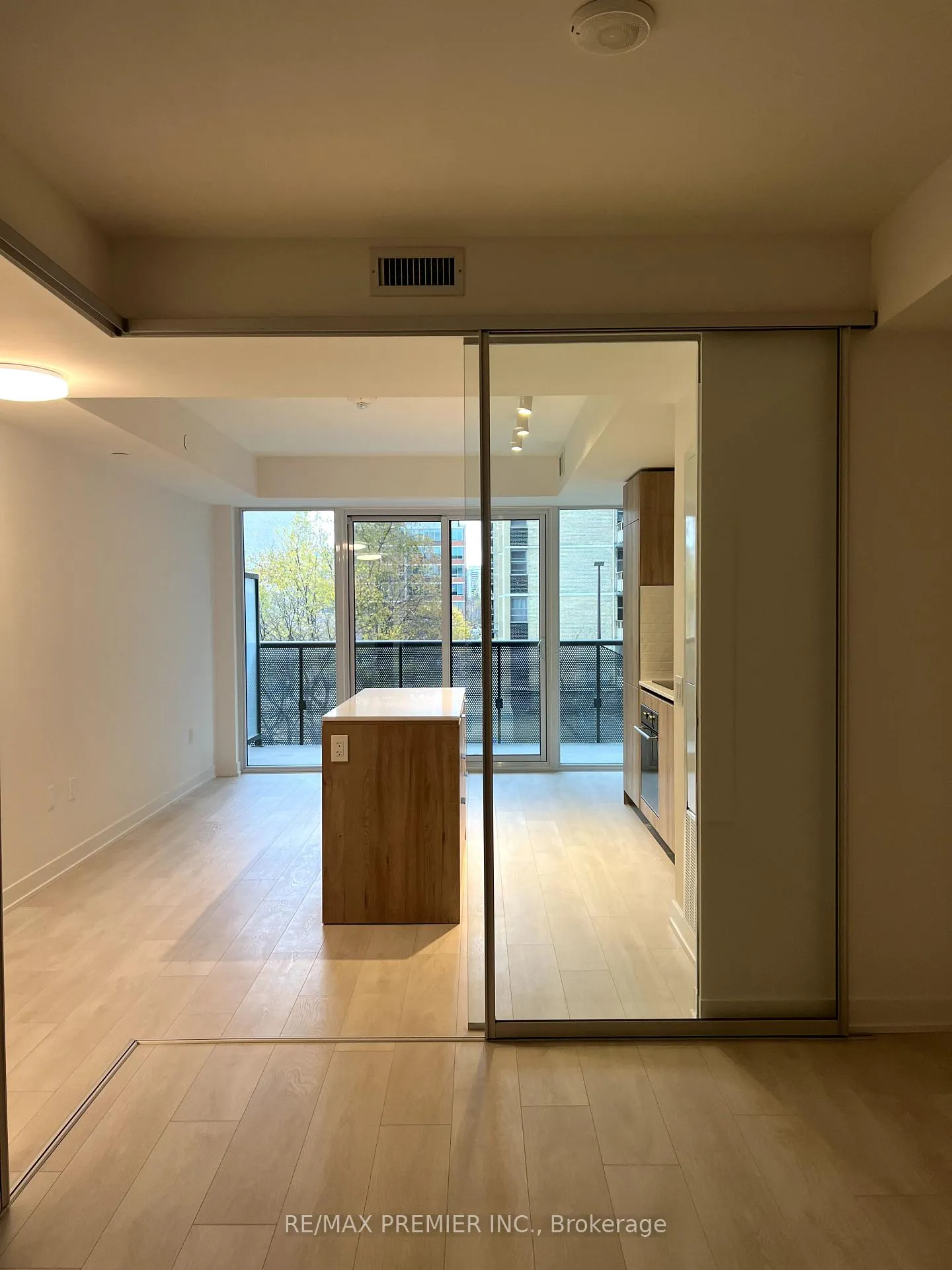 Photo 8 of Unit 314, 127 Broadway Avenue, Toronto, Mount Pleasant West — HOMEH
