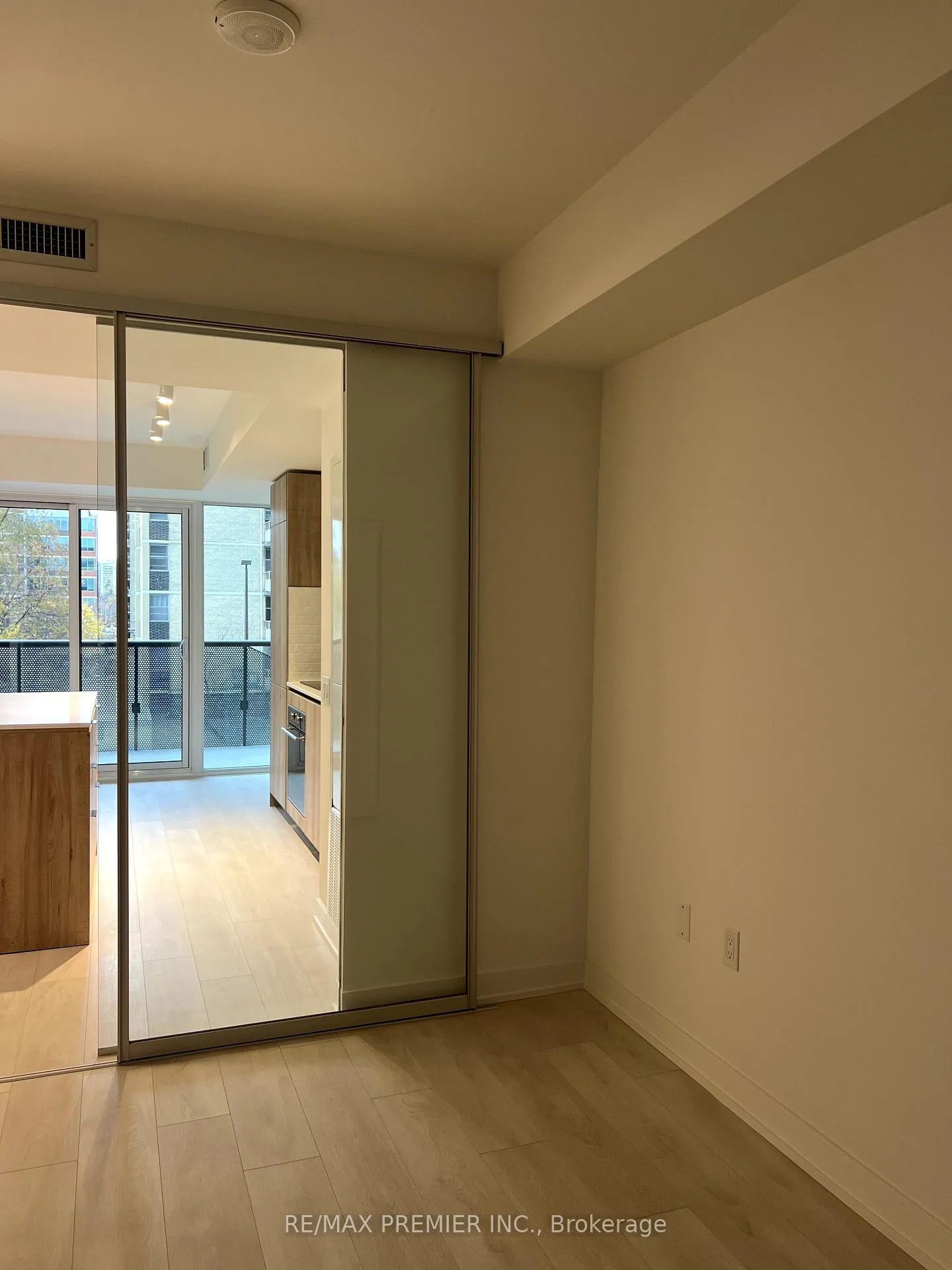 Photo 9 of Unit 314, 127 Broadway Avenue, Toronto, Mount Pleasant West — HOMEH
