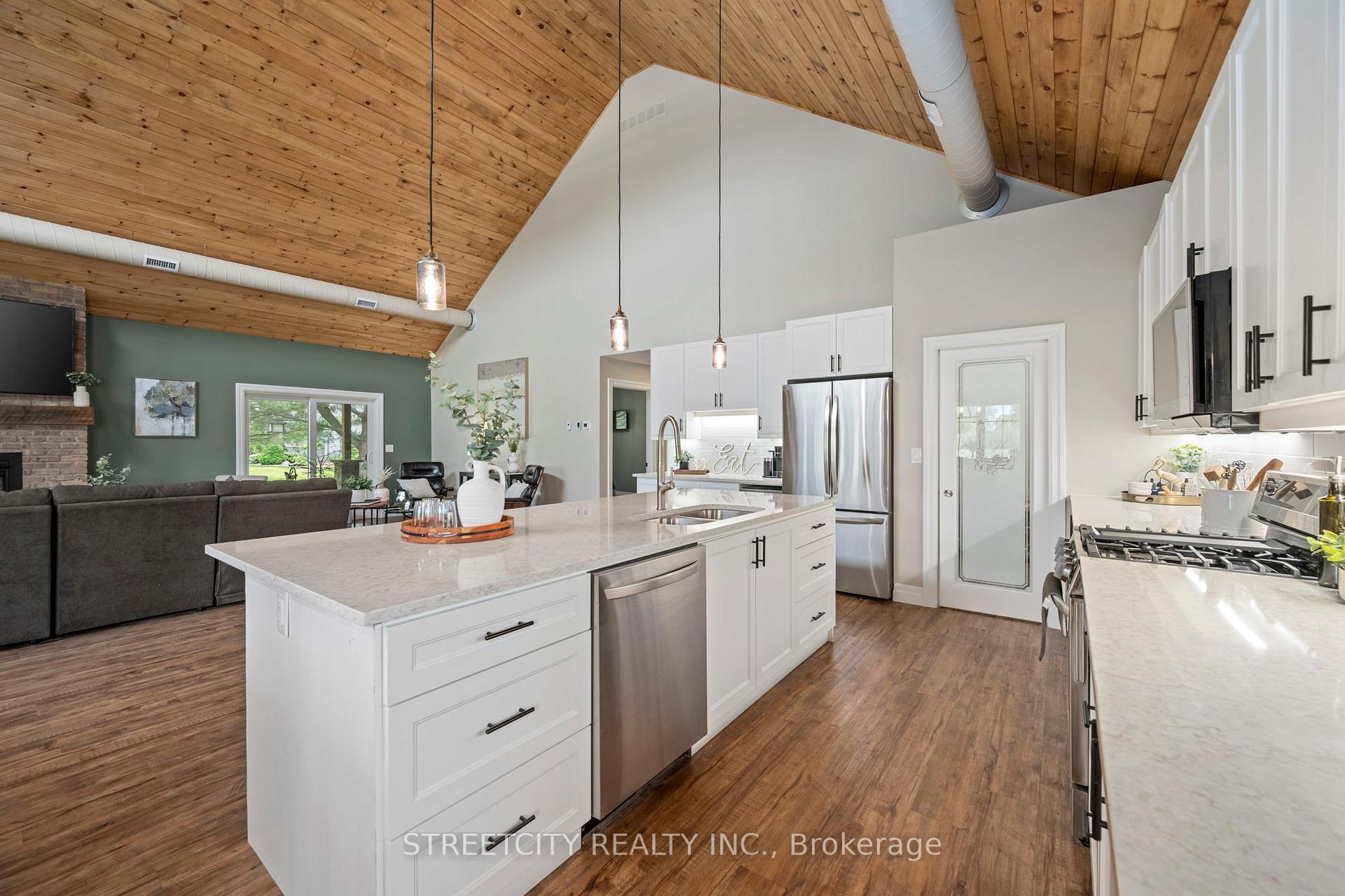 Photo 16 of 43297 Roberts Line, Central Elgin, Rural Central Elgin — HOMEH