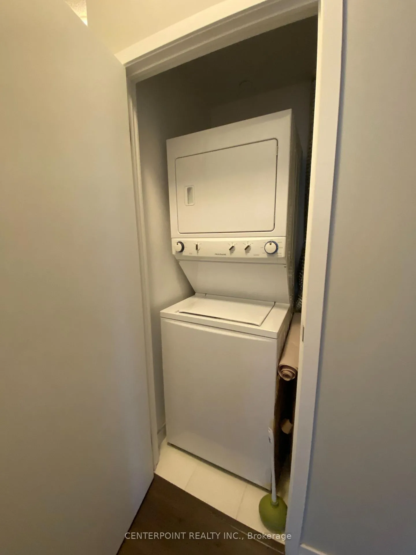 Photo 14 of Unit 1505, 89 Dunfield Avenue, Toronto, Mount Pleasant West — HOMEH