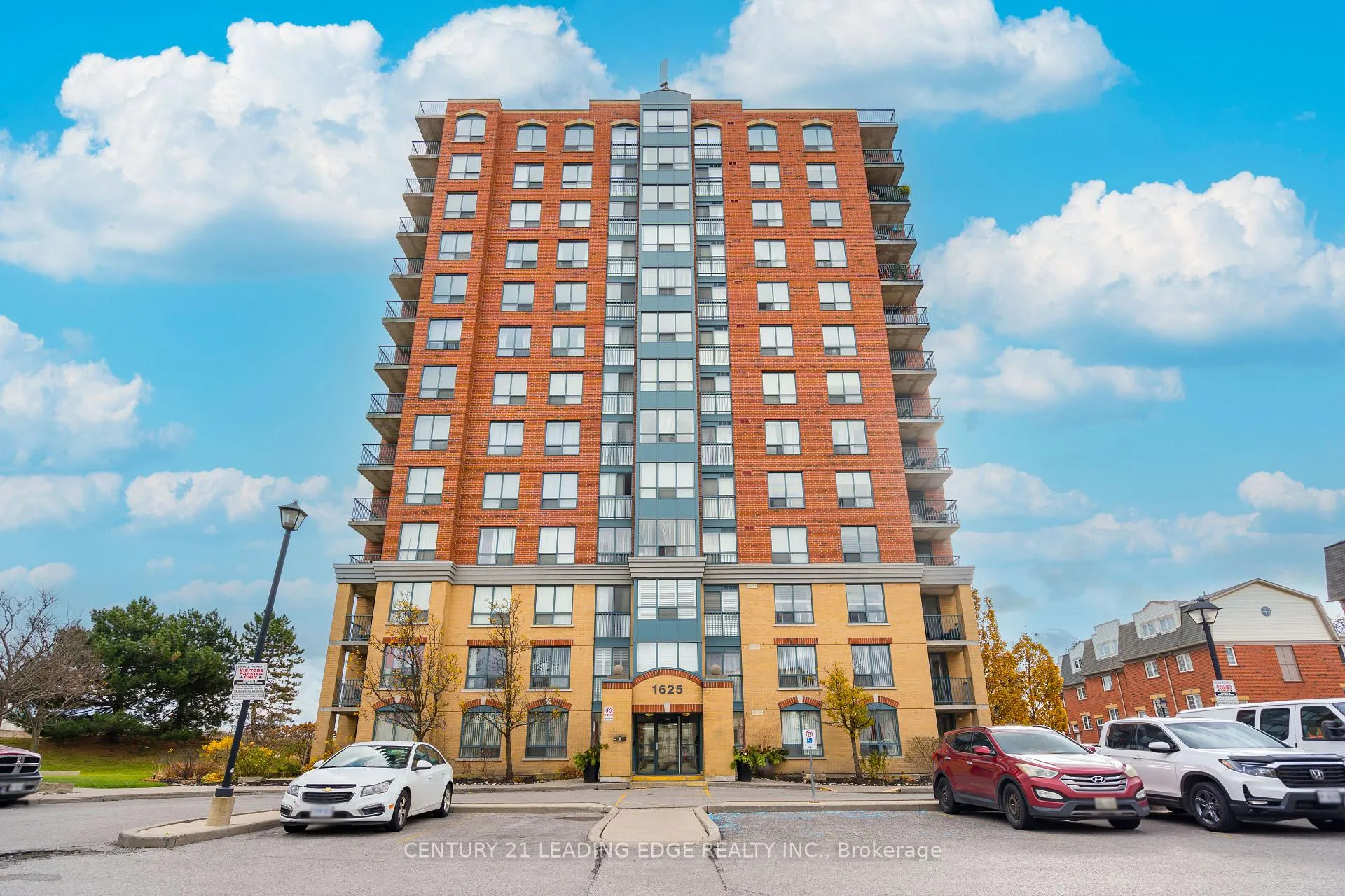Photo 1 of Unit 909, 1625 Pickering Parkway, Pickering, Village East — HOMEH