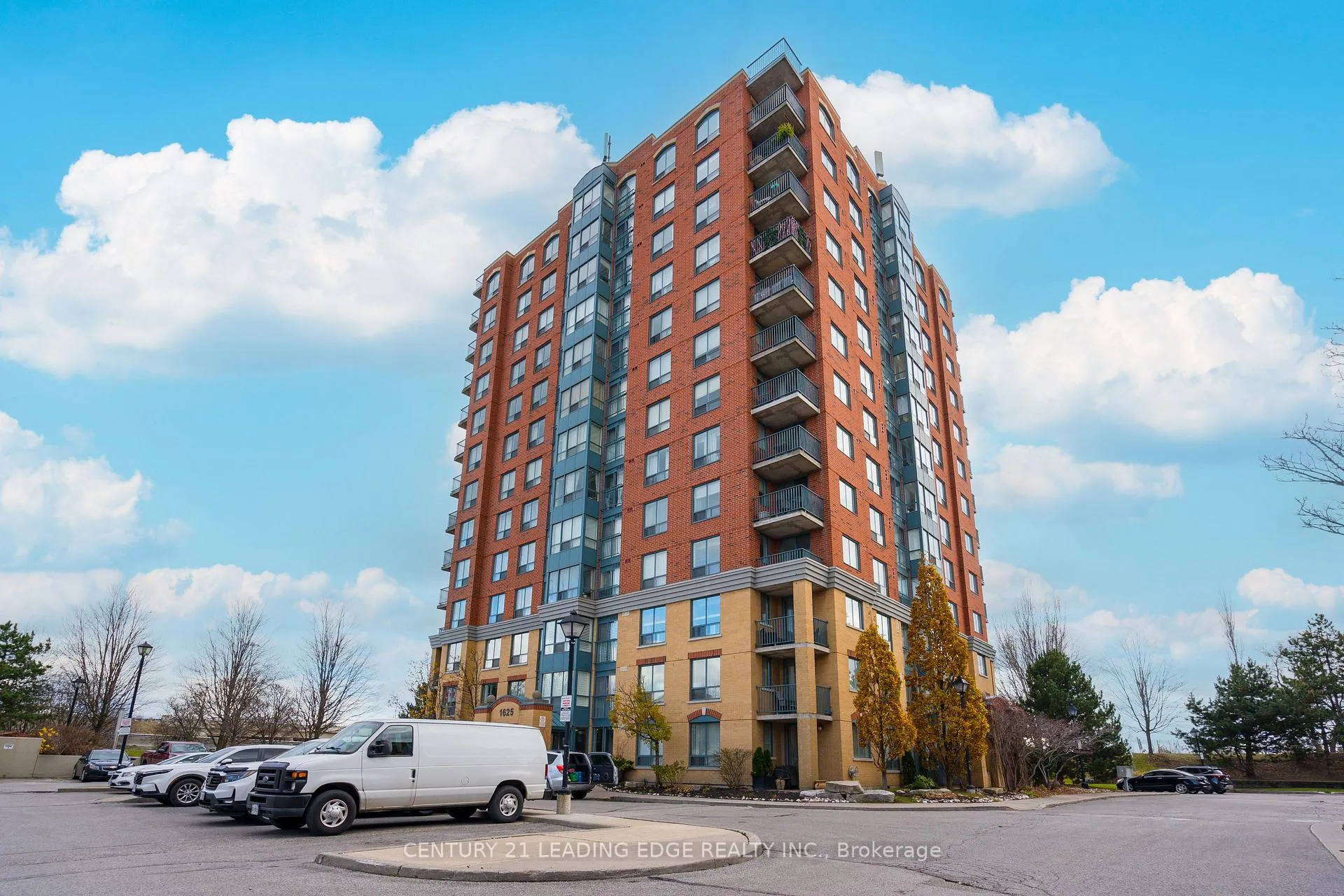 Photo 2 of Unit 909, 1625 Pickering Parkway, Pickering, Village East — HOMEH
