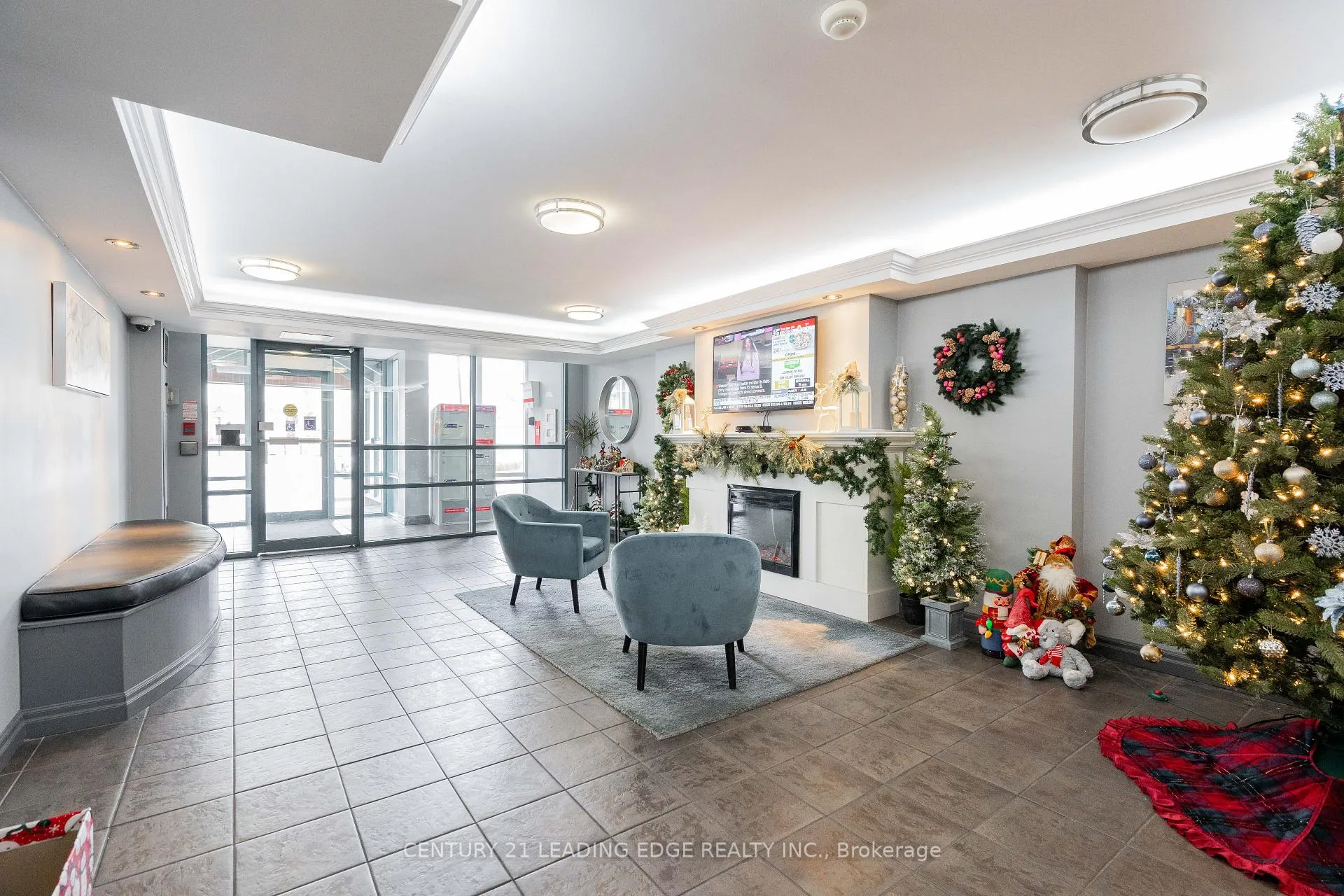 Photo 4 of Unit 909, 1625 Pickering Parkway, Pickering, Village East — HOMEH