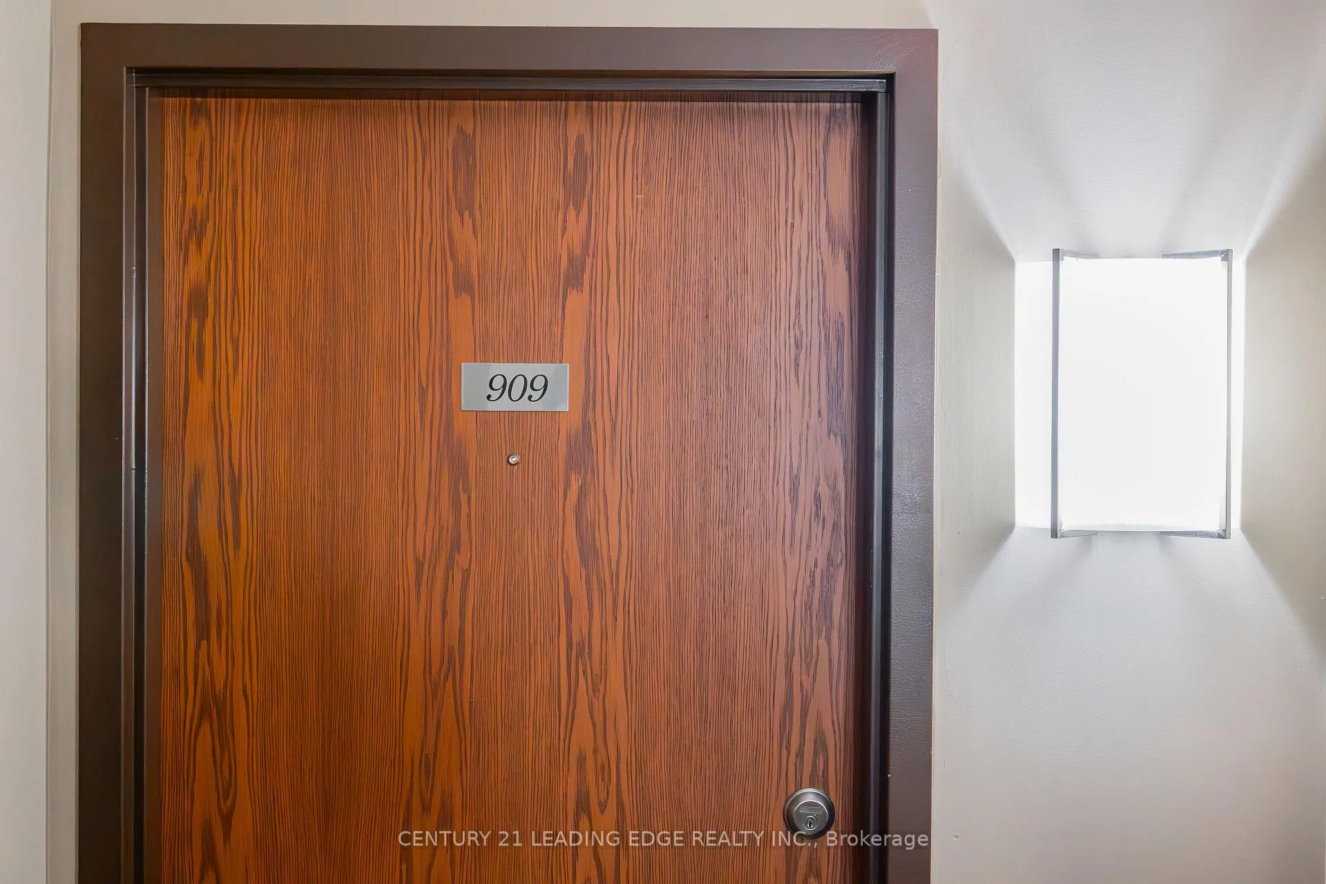 Photo 9 of Unit 909, 1625 Pickering Parkway, Pickering, Village East — HOMEH
