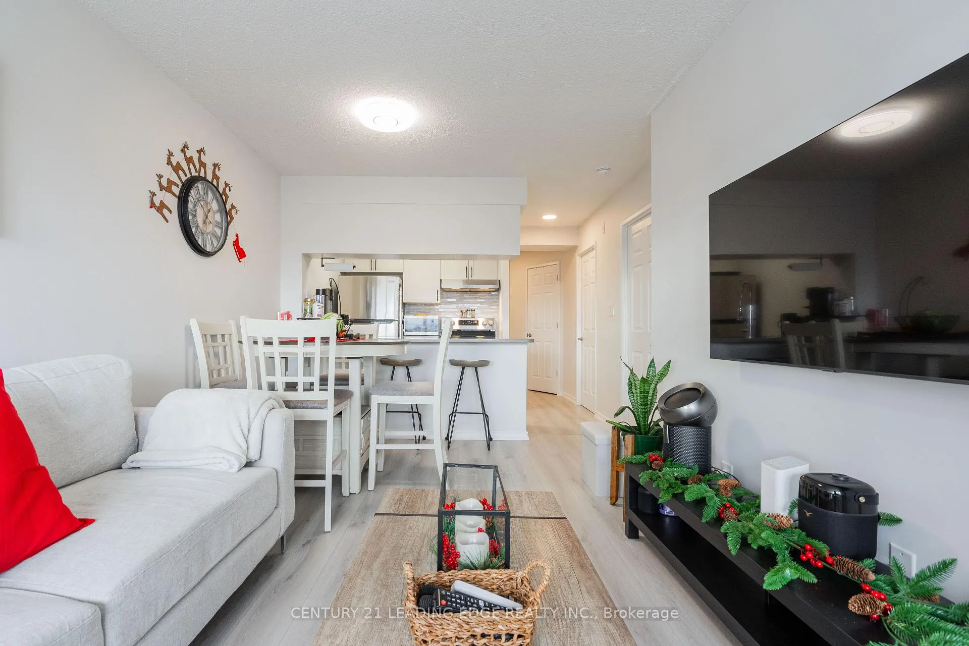 Photo 14 of Unit 909, 1625 Pickering Parkway, Pickering, Village East — HOMEH