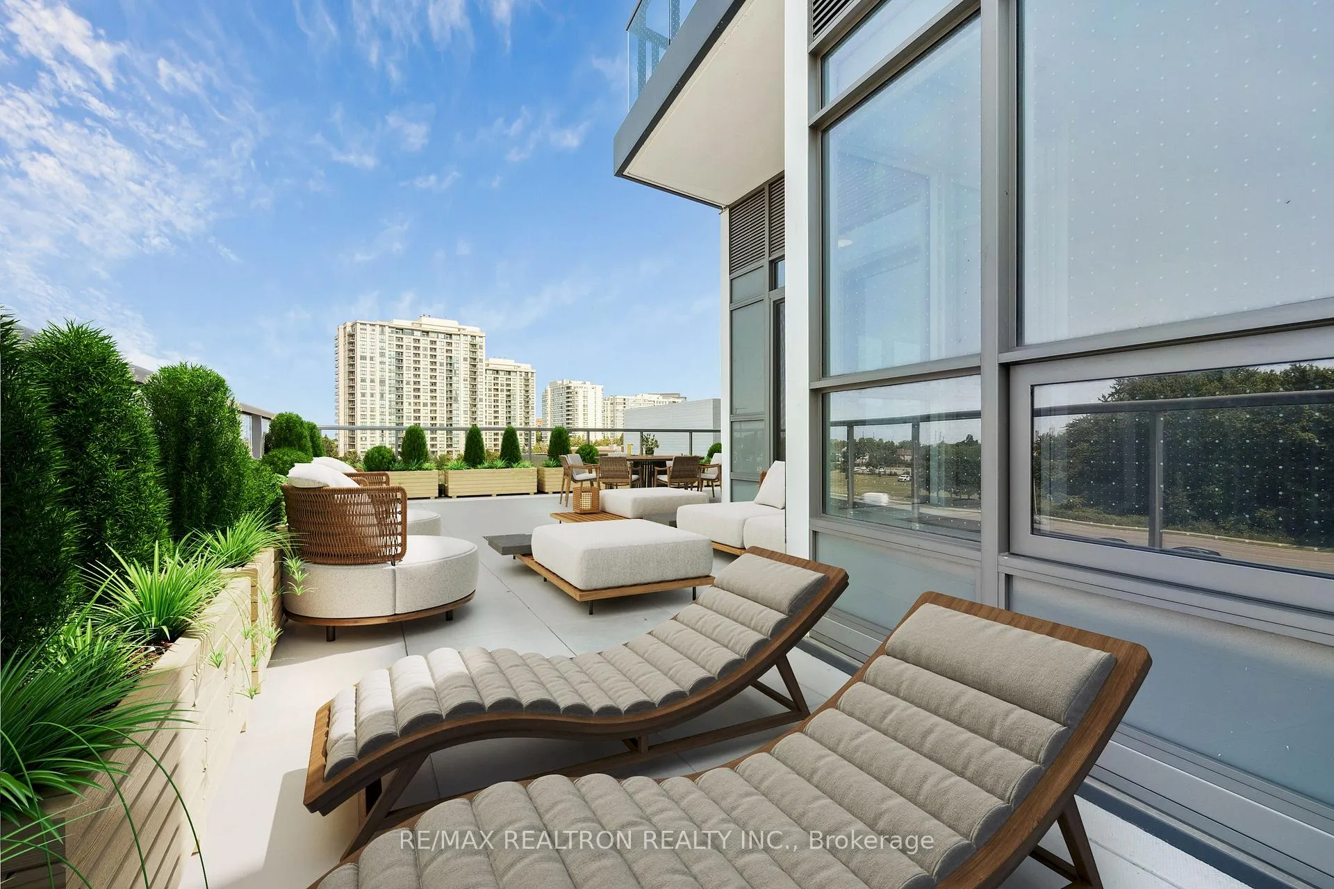 Front of Unit 211A, 30 Upper Mall Way