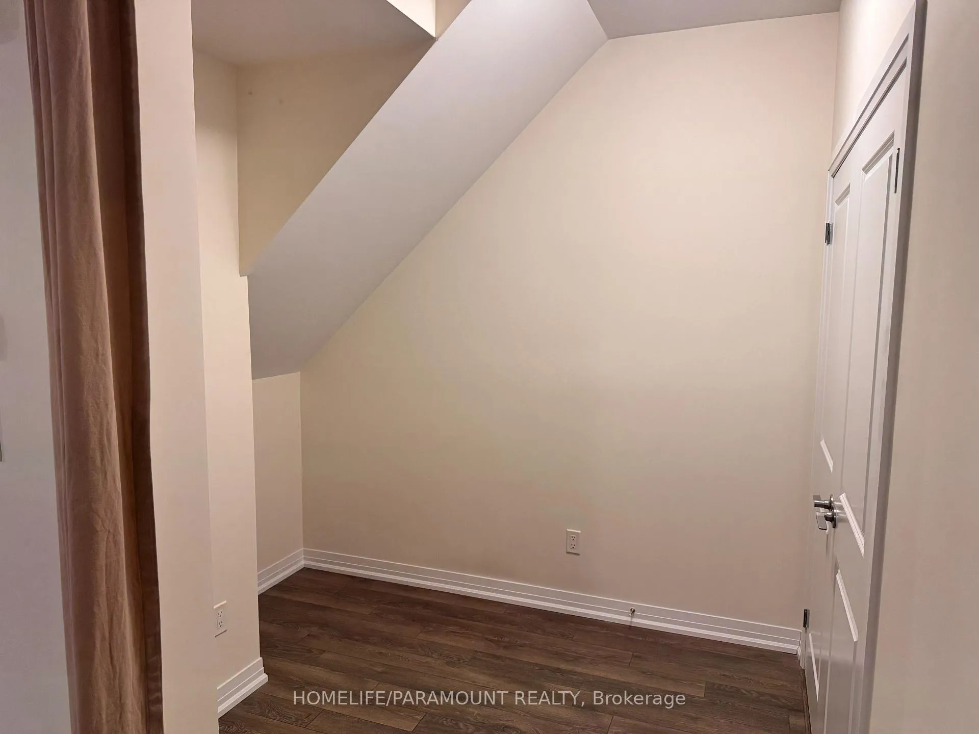 Photo 3 of Unit 822, 2635 William Jackson Drive W, Pickering, Duffin Heights — HOMEH