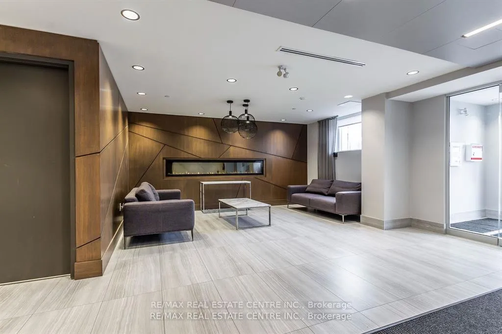 Photo 3 of Unit 213, 16 Markle Crescent, Hamilton, Ancaster — HOMEH