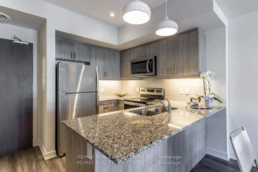 Photo 8 of Unit 213, 16 Markle Crescent, Hamilton, Ancaster — HOMEH