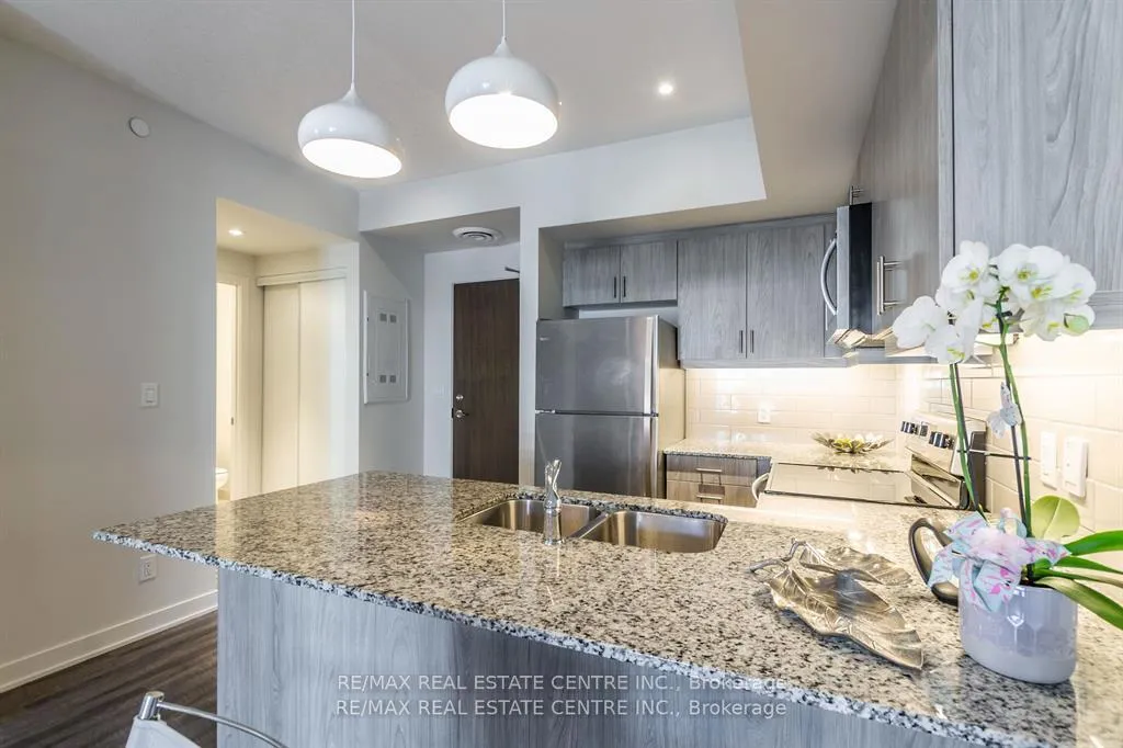 Photo 9 of Unit 213, 16 Markle Crescent, Hamilton, Ancaster — HOMEH