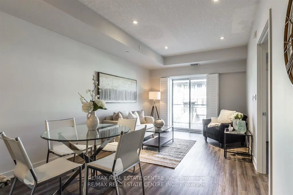 Photo 11 of Unit 213, 16 Markle Crescent, Hamilton, Ancaster — HOMEH