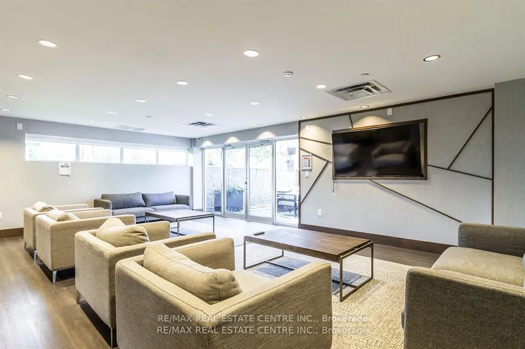 Photo 21 of Unit 213, 16 Markle Crescent, Hamilton, Ancaster — HOMEH