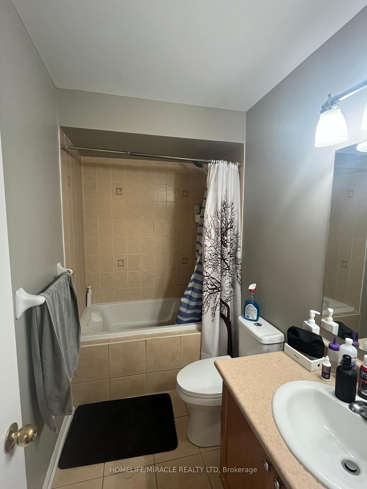 Photo 16 of 38 Rockgarden Trail, Brampton, Sandringham-Wellington — HOMEH