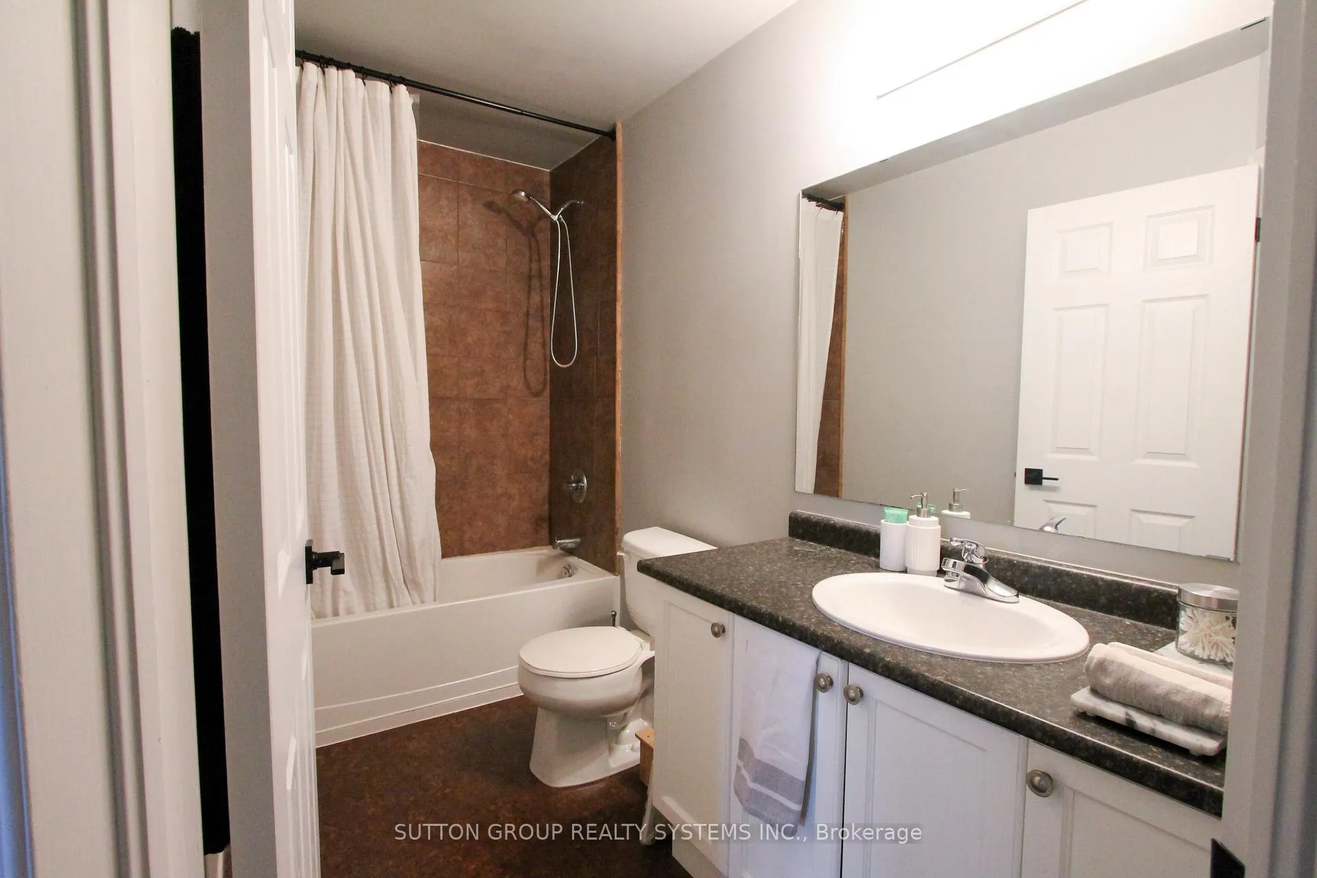 Photo 17 of Unit 9, 20 Pisa Drive, Hamilton, Stoney Creek — HOMEH