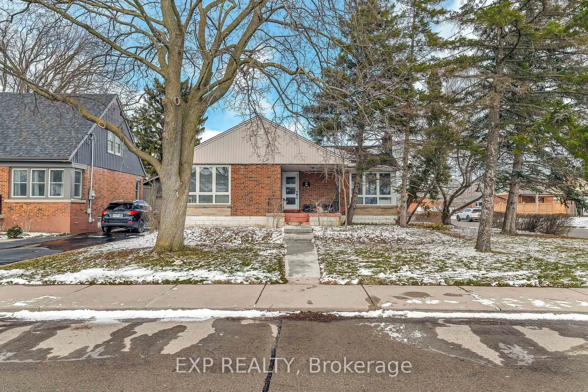 Photo 2 of 9 Mulock Avenue, Hamilton, Sunninghill — HOMEH