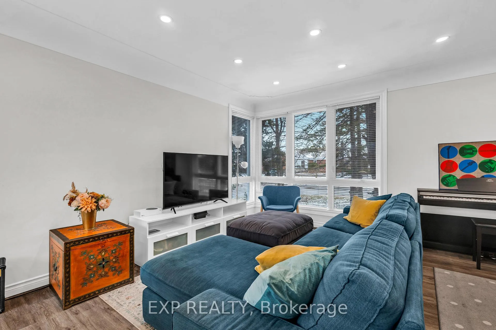 Photo 6 of 9 Mulock Avenue, Hamilton, Sunninghill — HOMEH
