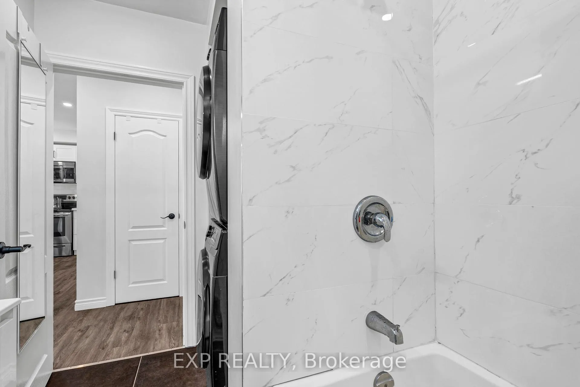 Photo 17 of 9 Mulock Avenue, Hamilton, Sunninghill — HOMEH