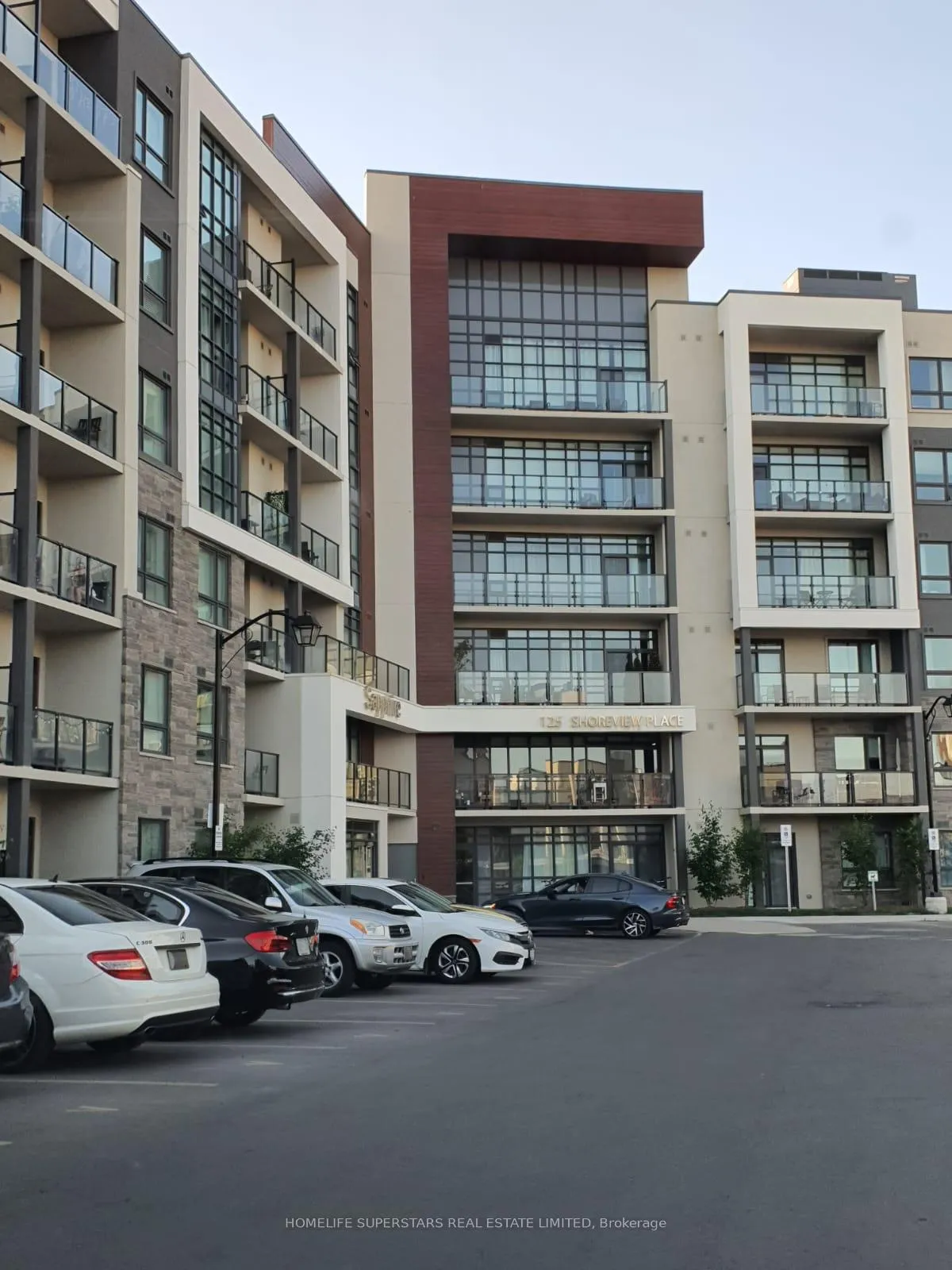 Front of Unit 115, 125 Shoreview Place