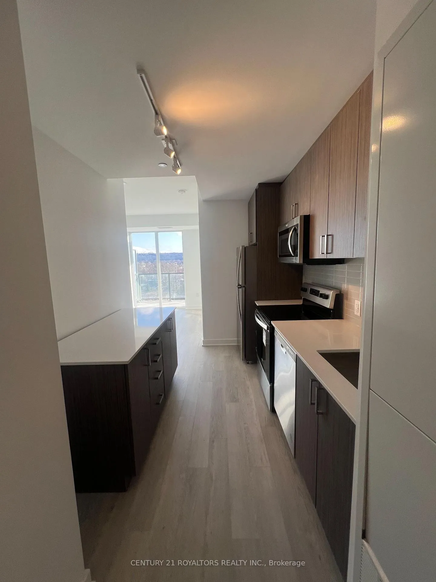 Photo 4 of Unit 519, 2782 Barton Street E, Hamilton, Riverdale — HOMEH