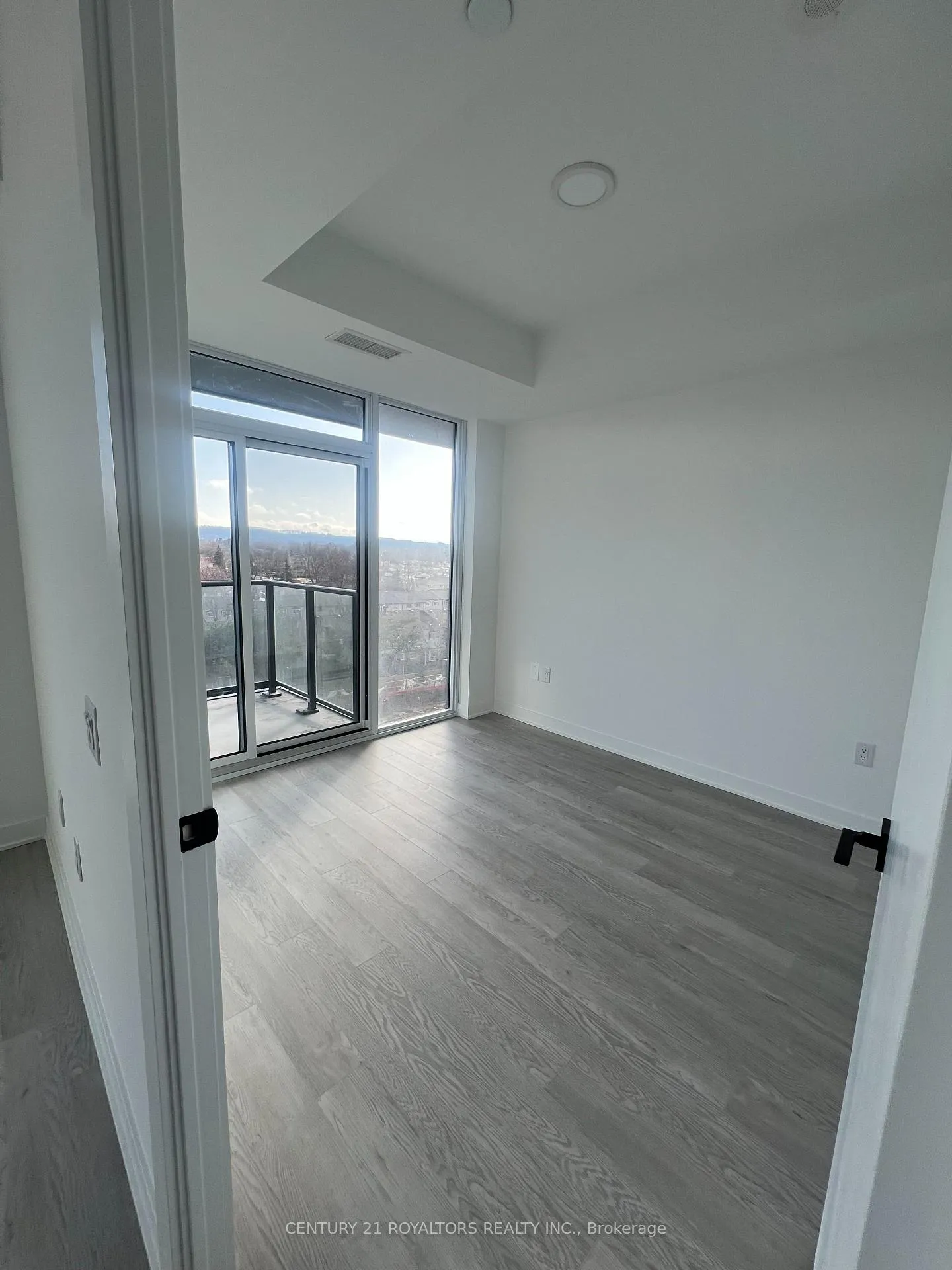 Photo 9 of Unit 519, 2782 Barton Street E, Hamilton, Riverdale — HOMEH