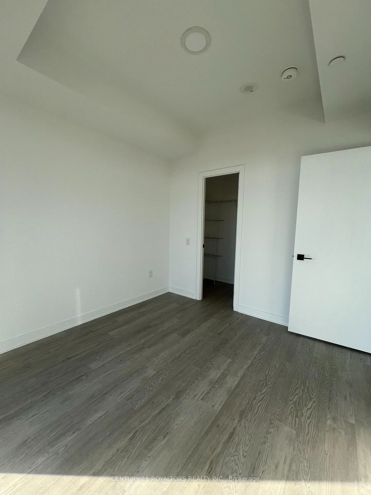 Photo 10 of Unit 519, 2782 Barton Street E, Hamilton, Riverdale — HOMEH