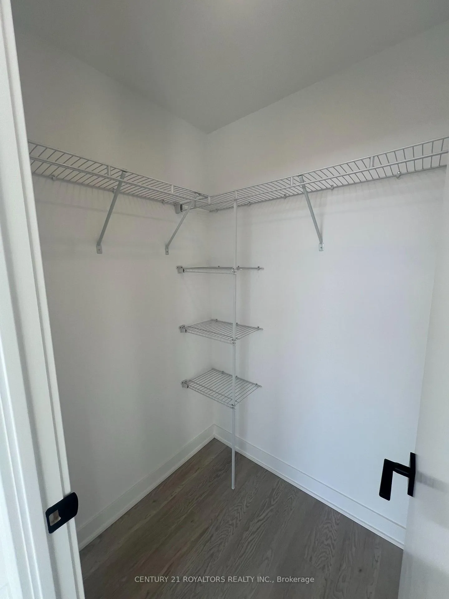 Photo 11 of Unit 519, 2782 Barton Street E, Hamilton, Riverdale — HOMEH