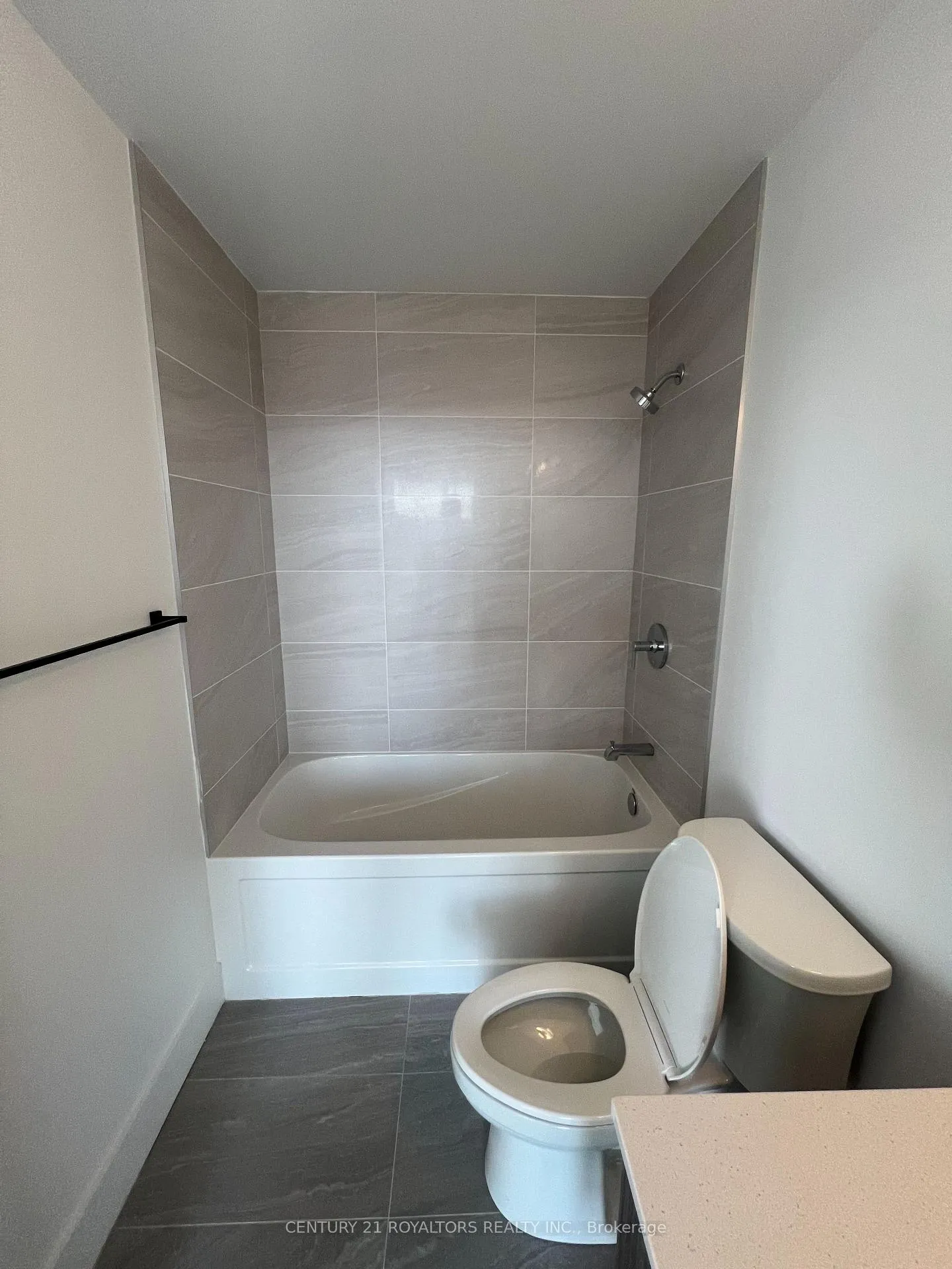 Photo 17 of Unit 519, 2782 Barton Street E, Hamilton, Riverdale — HOMEH