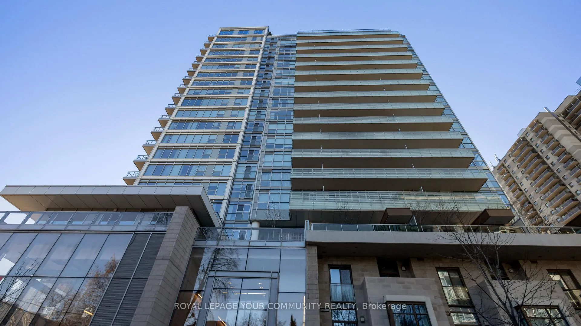 Front of Unit 808, 170 Avenue Road