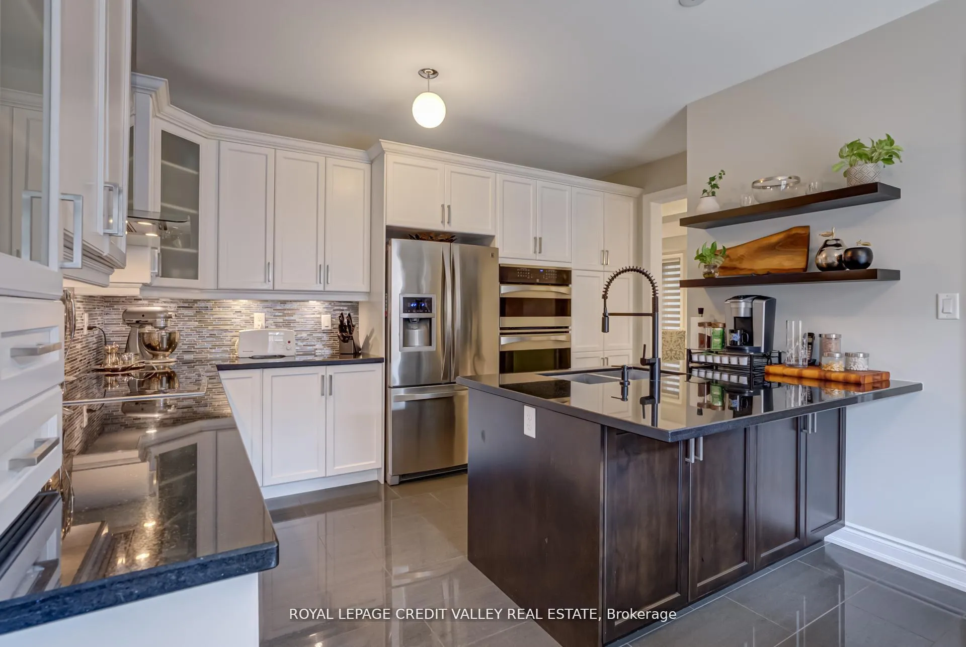 Photo 16 of 44 Walbrook Road, Brampton, Credit Valley — HOMEH