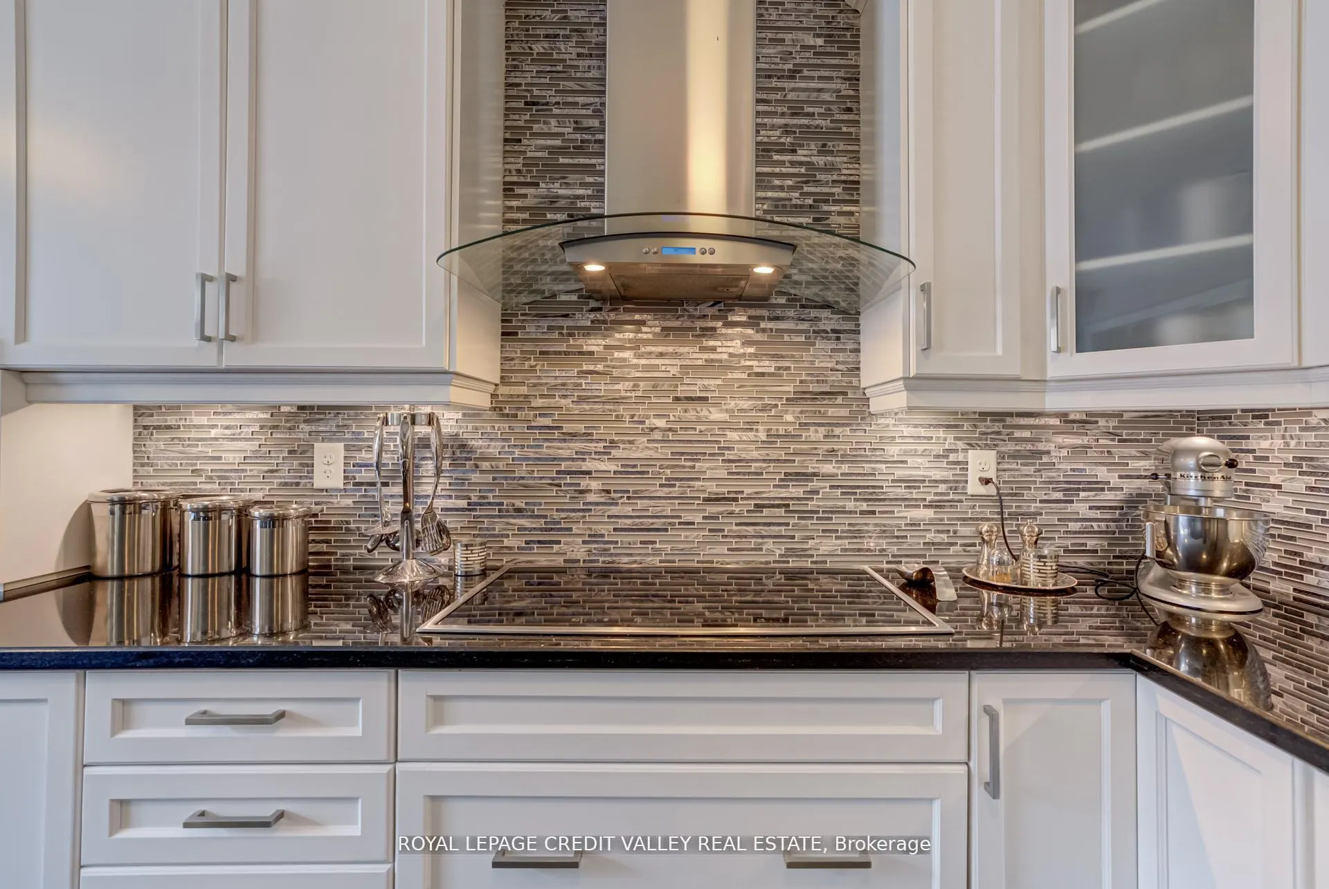 Photo 20 of 44 Walbrook Road, Brampton, Credit Valley — HOMEH